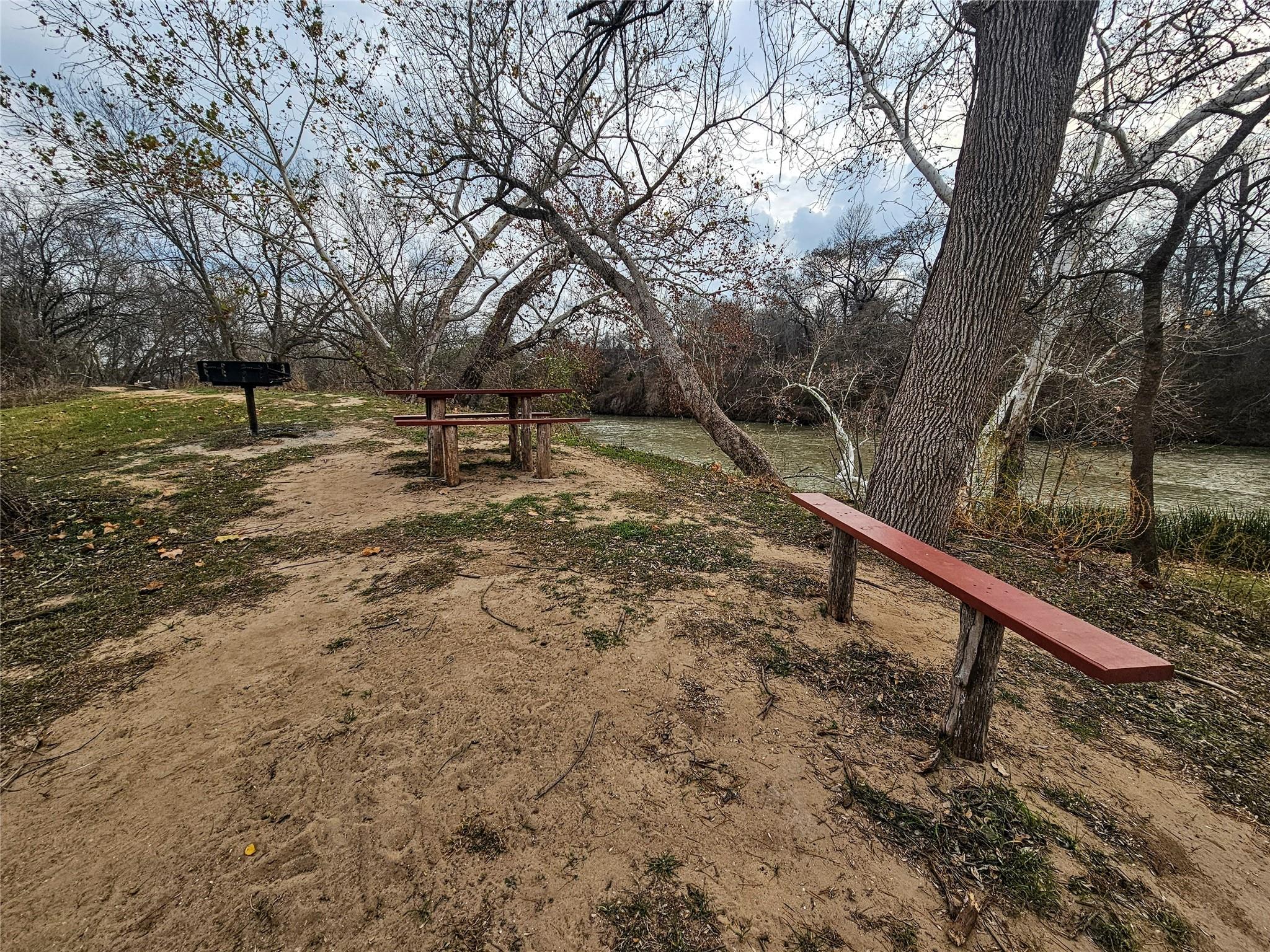 416 Riverside DR — photo 5