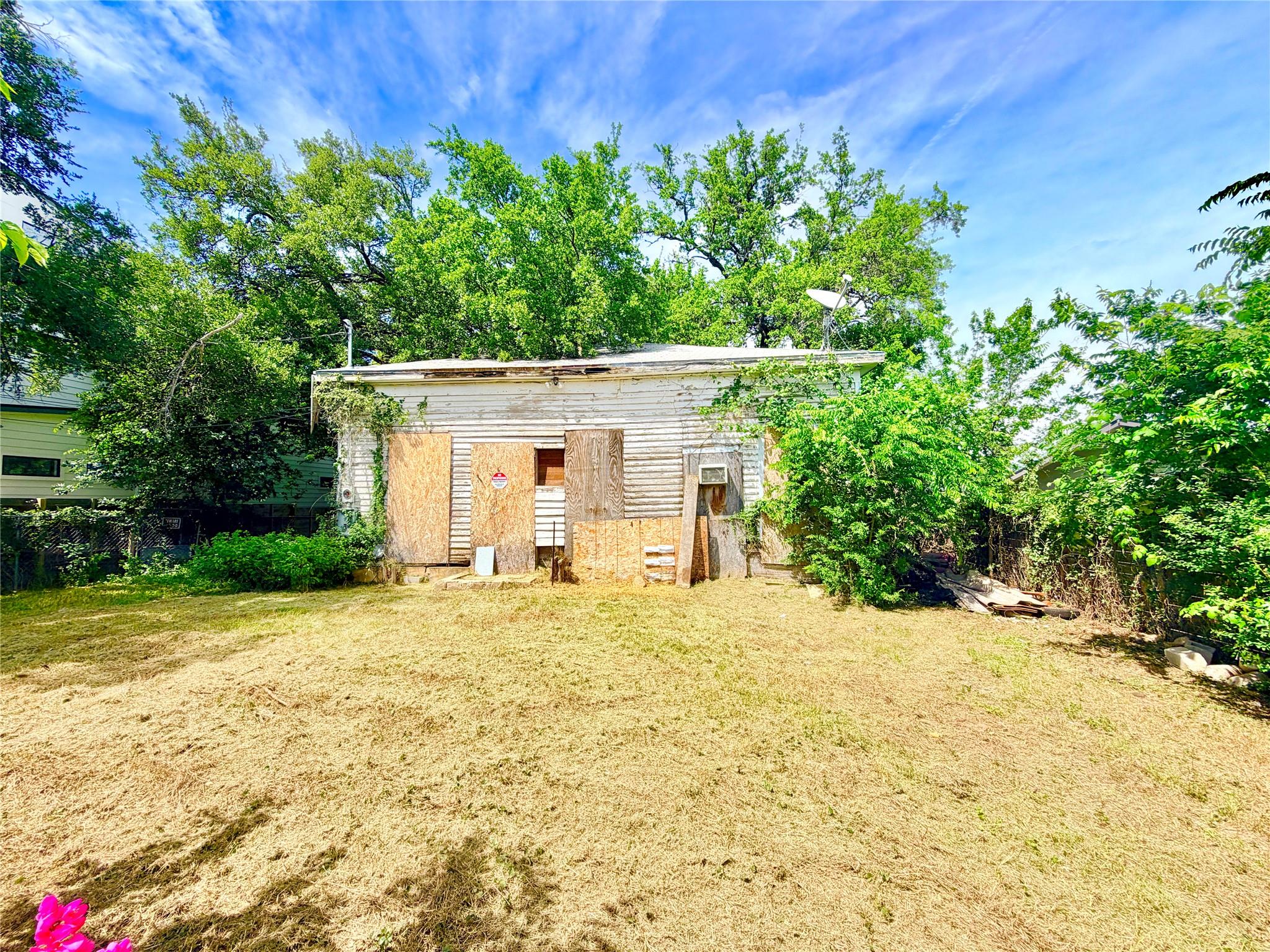 1181 Oakgrove Ave — photo 3