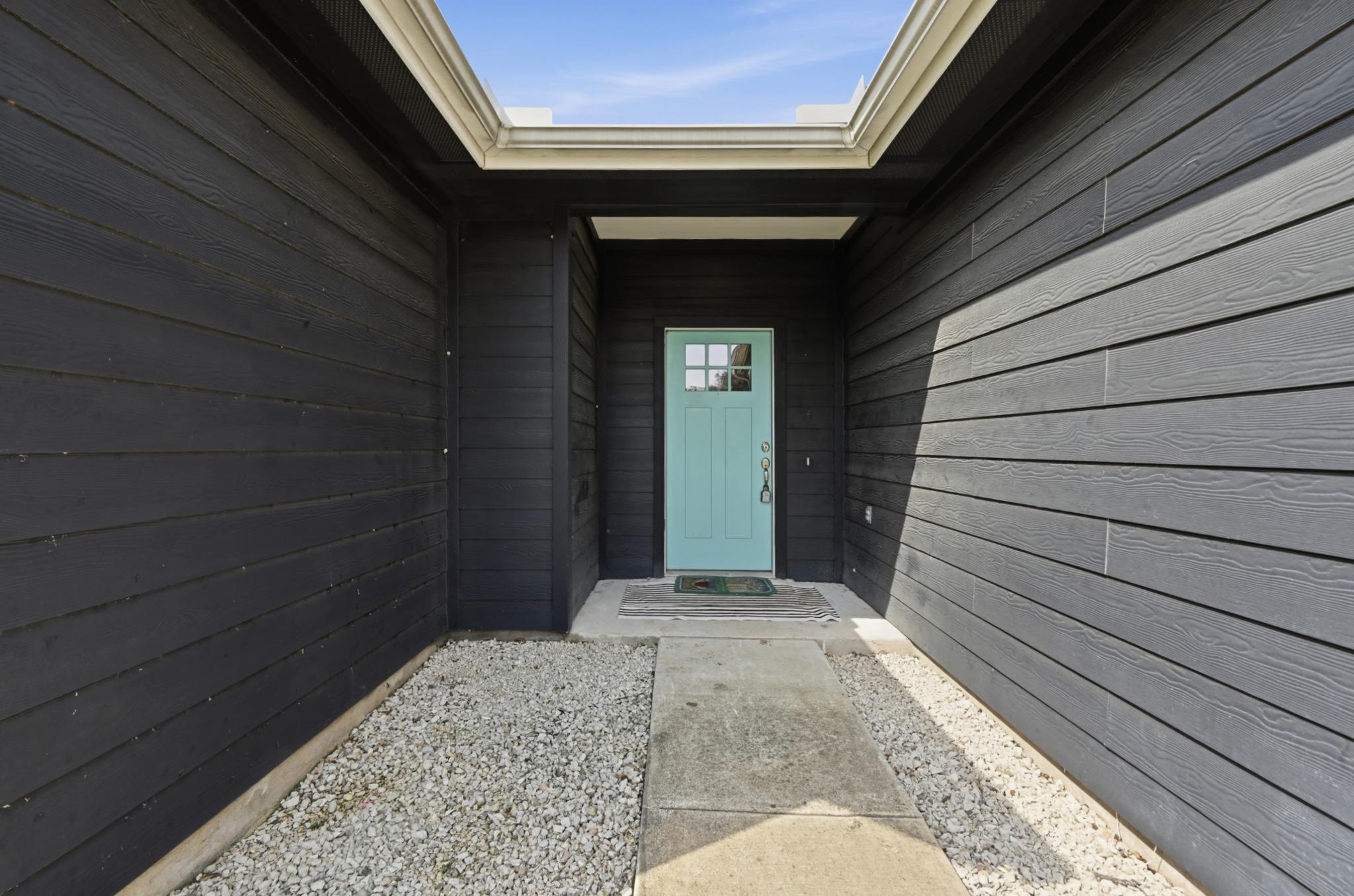 4207 Alexandria DR — photo 4