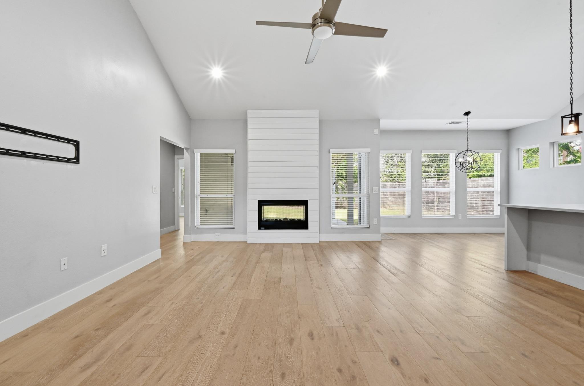 4207 Alexandria DR — photo 5