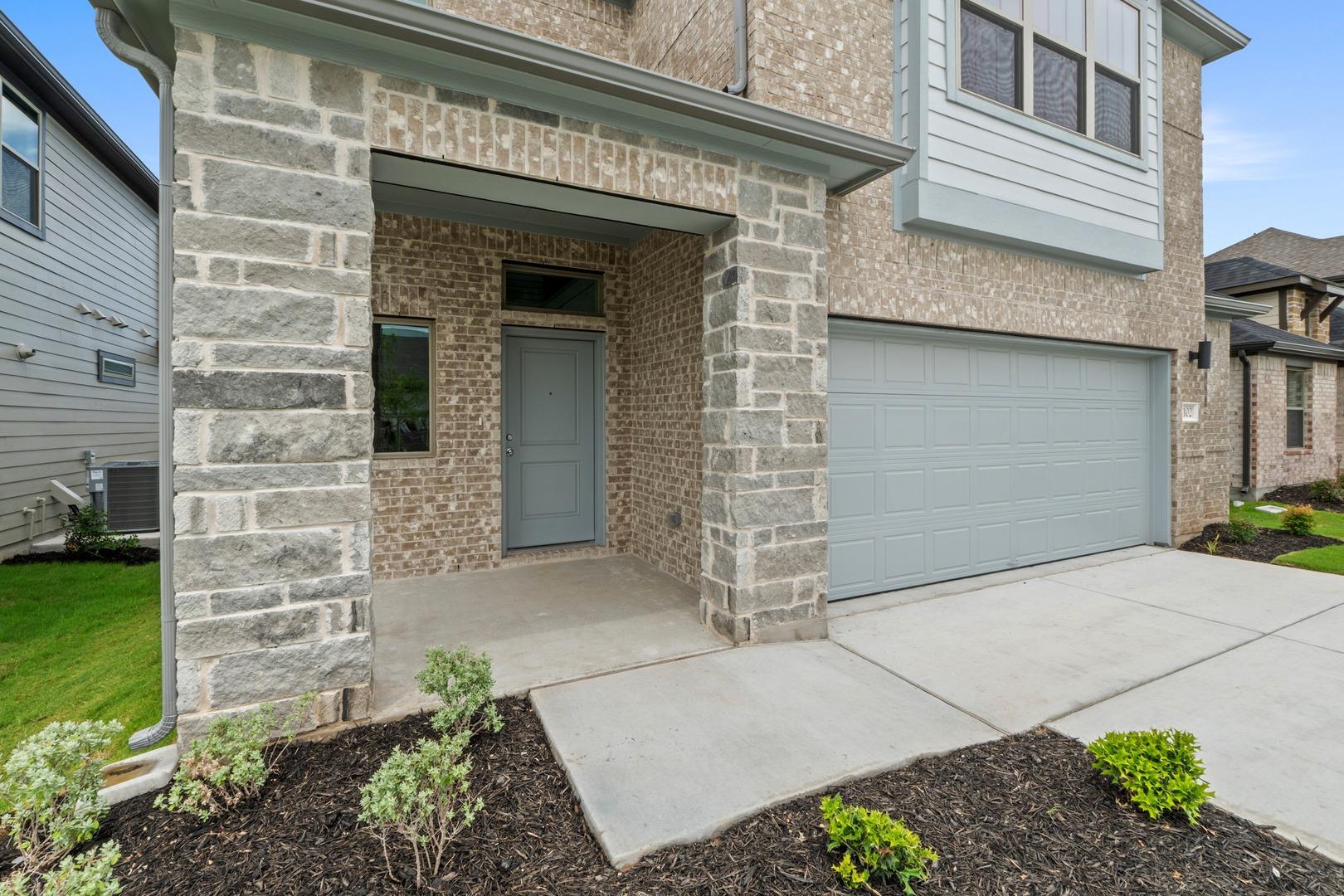 1102 Universal DR — photo 3