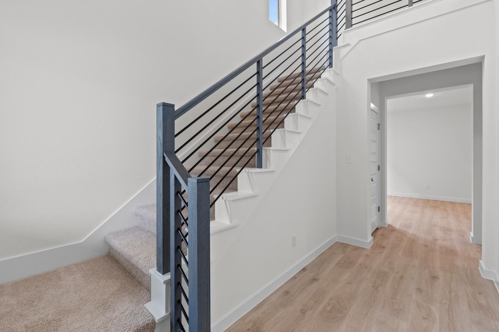 1102 Universal DR — photo 4
