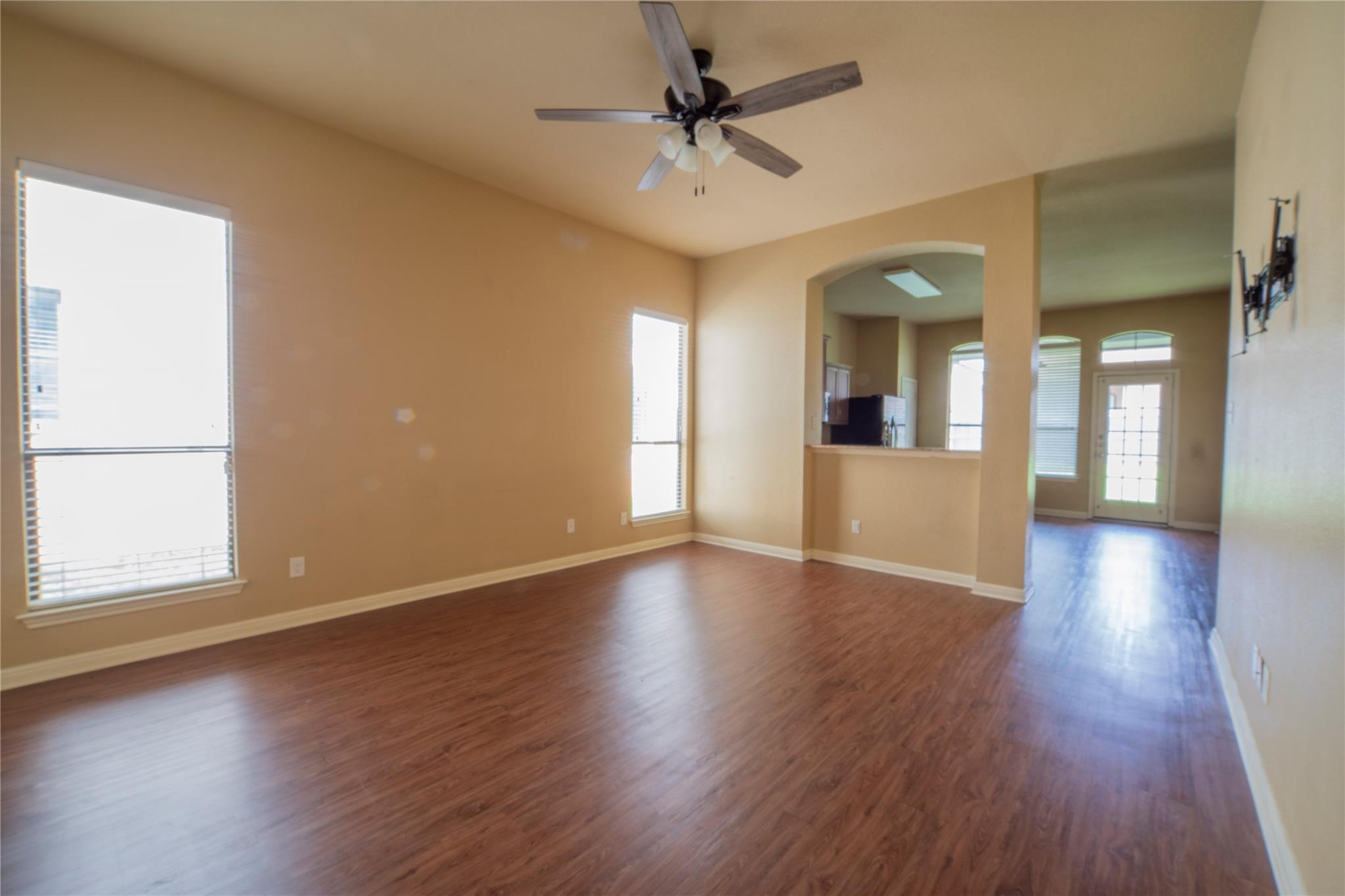 3416 Castleton DR — photo 3