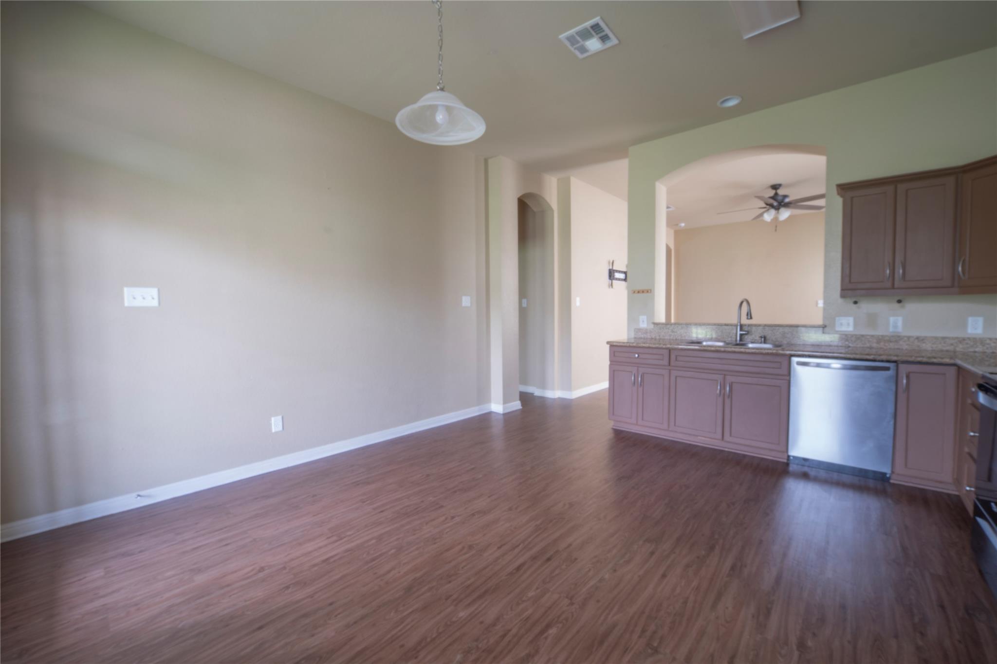 3416 Castleton DR — photo 5
