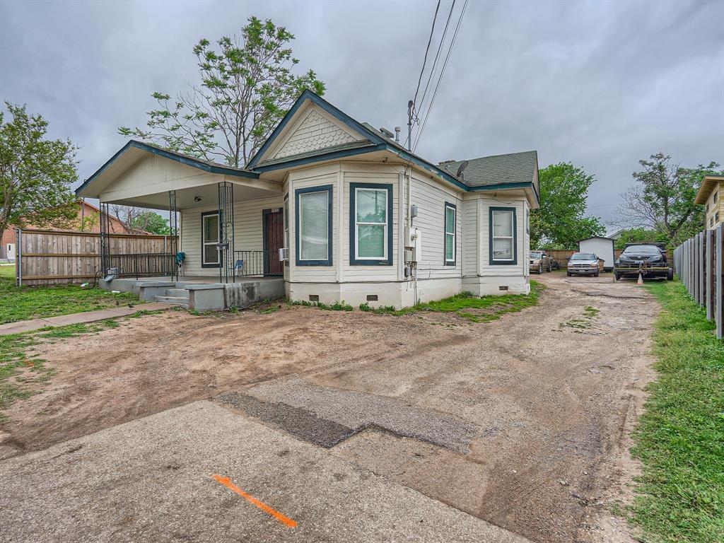 1122 Chicon ST — photo 3