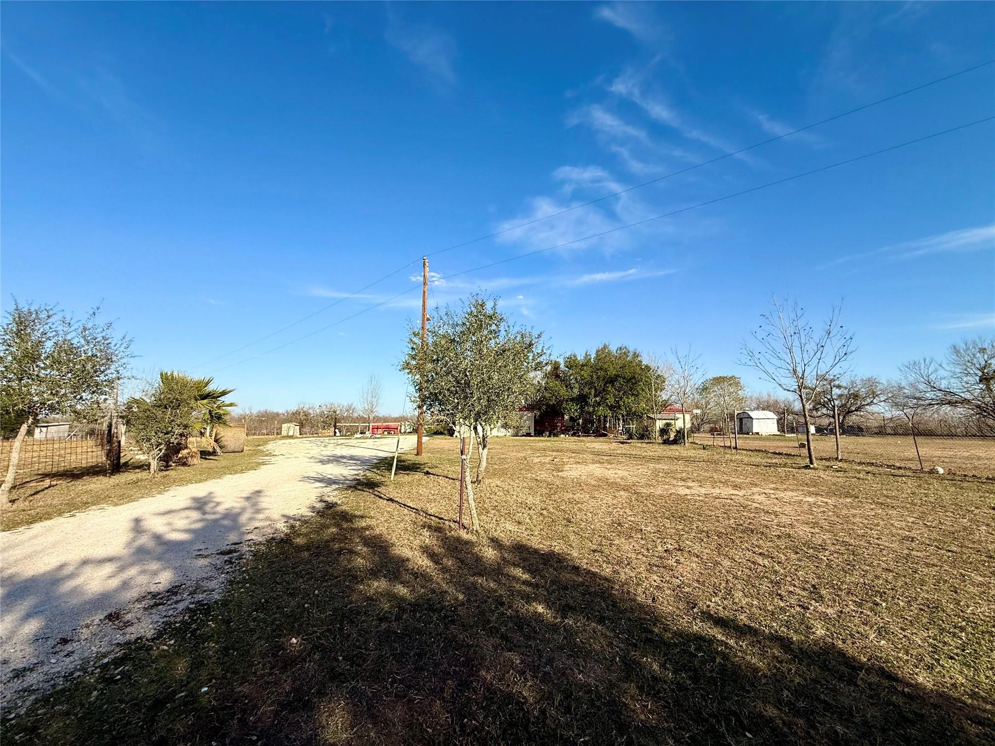 685 Fox LN — photo 5