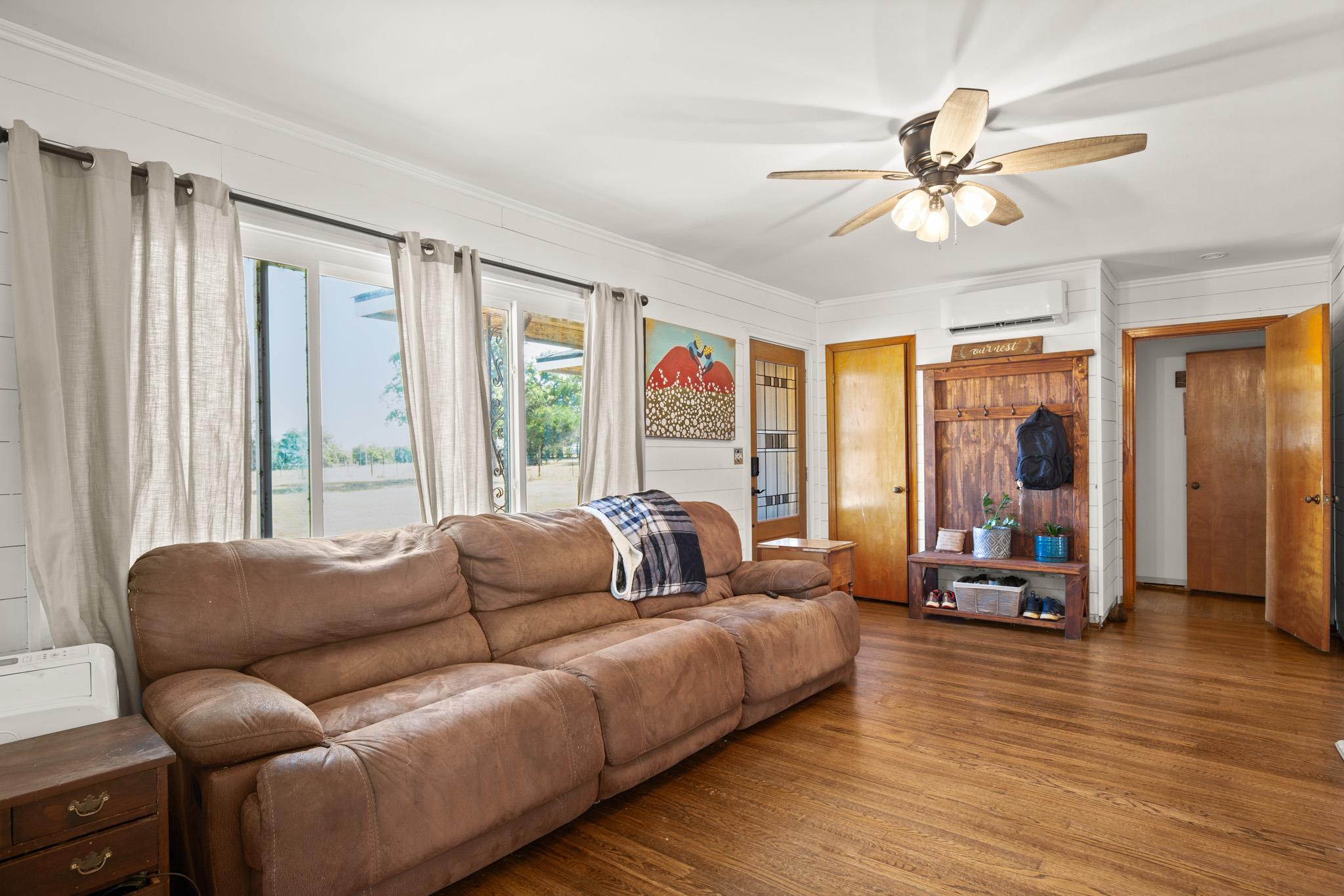 1099 Private Road 1061 — photo 3