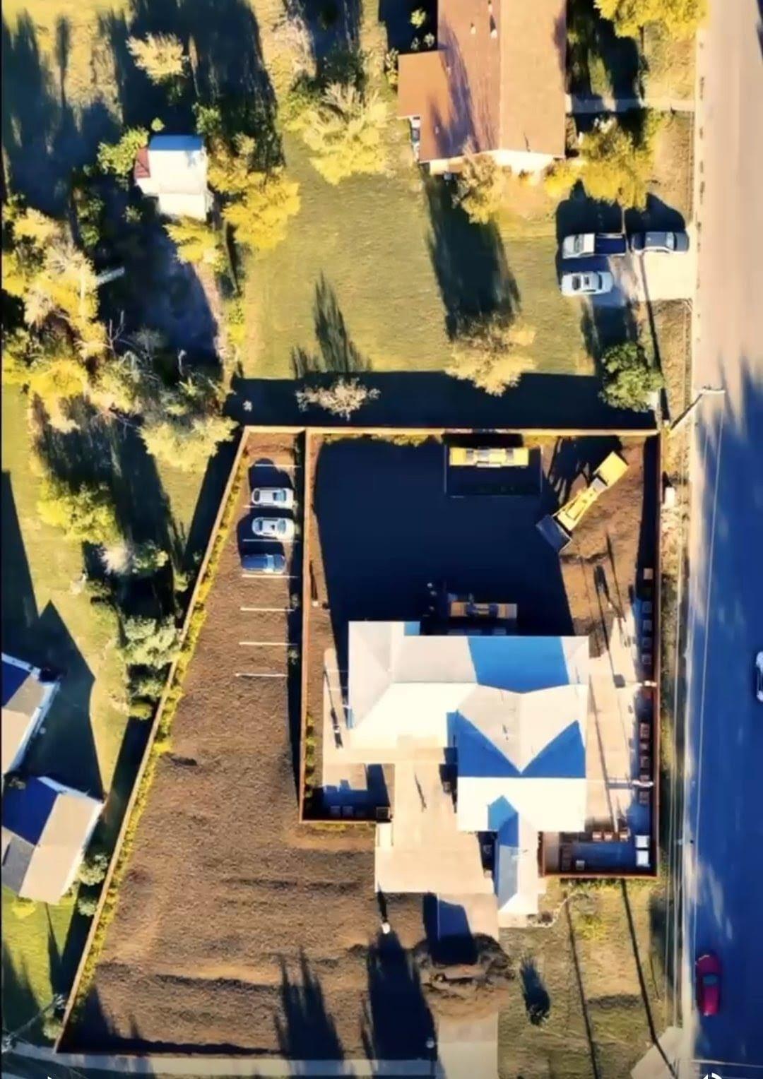 301 Lewis ST — photo 3