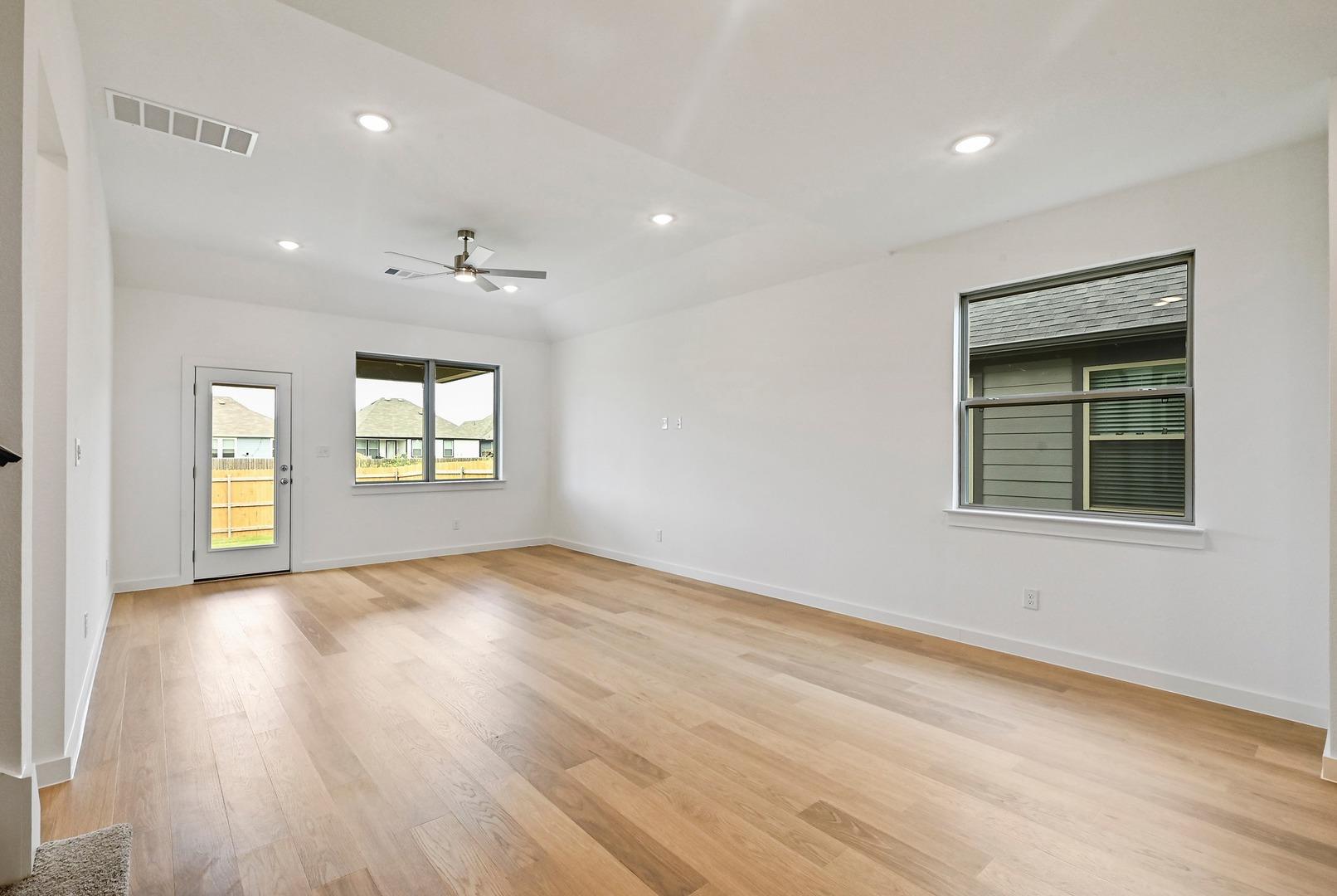 1012 Universal DR — photo 5