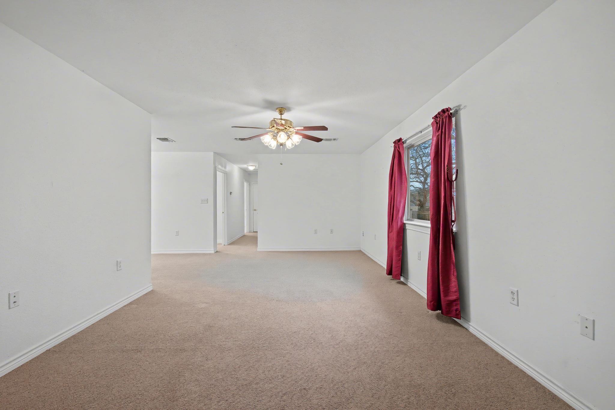 1720 Greenwood LN — photo 5