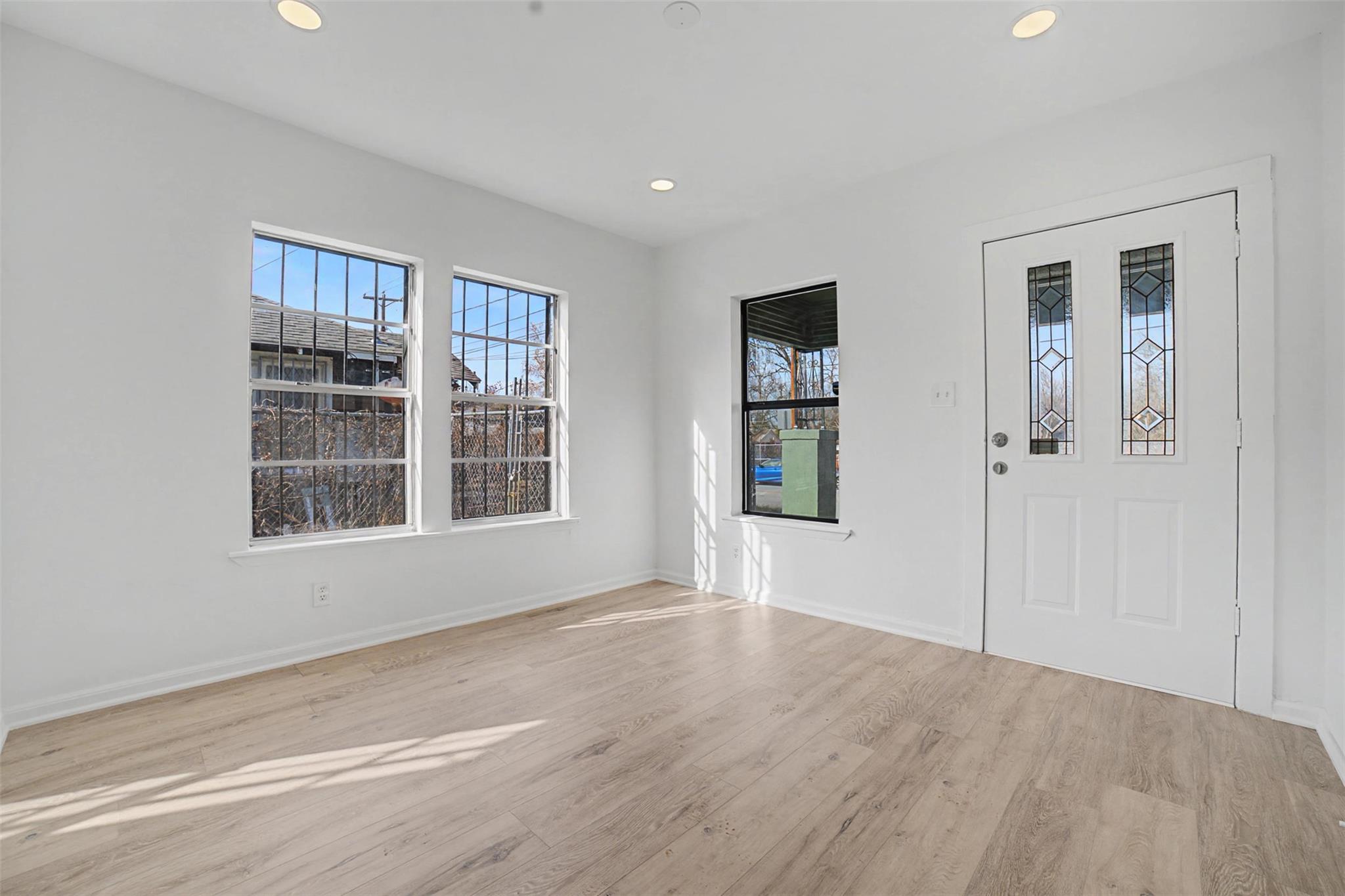2703 Cesar Chavez ST — photo 4