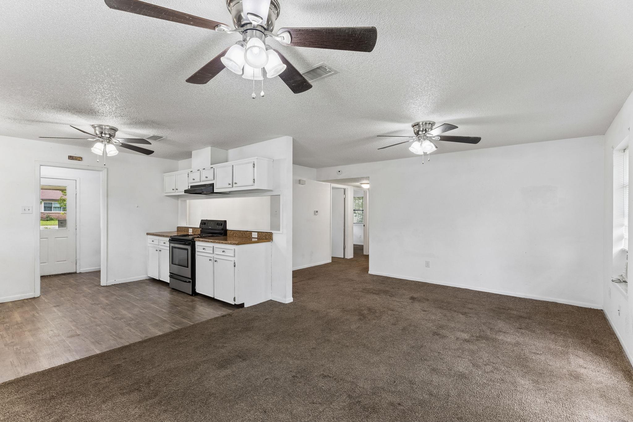 302 Harris ST — photo 4