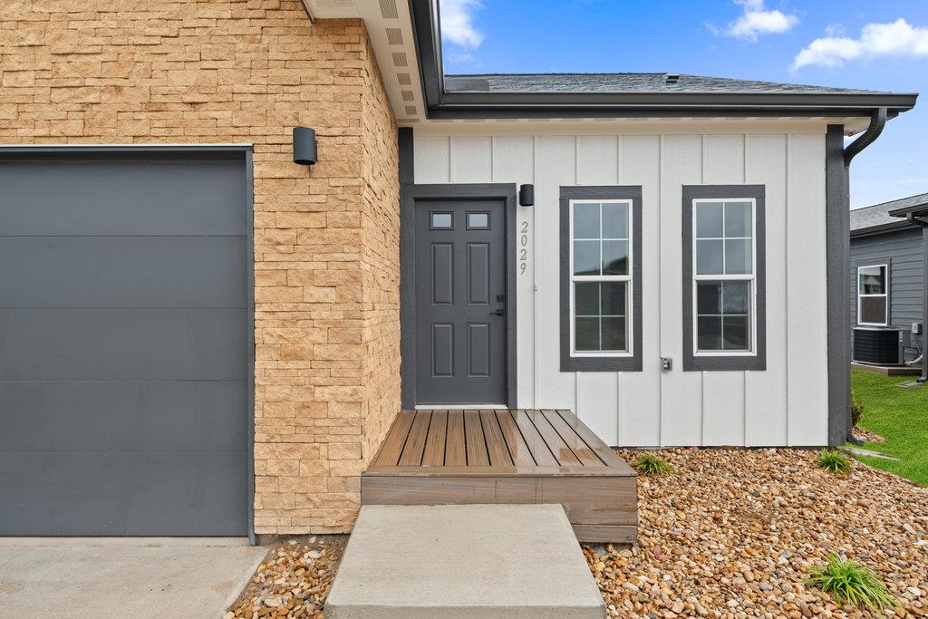 2029 Applewood DR — photo 4