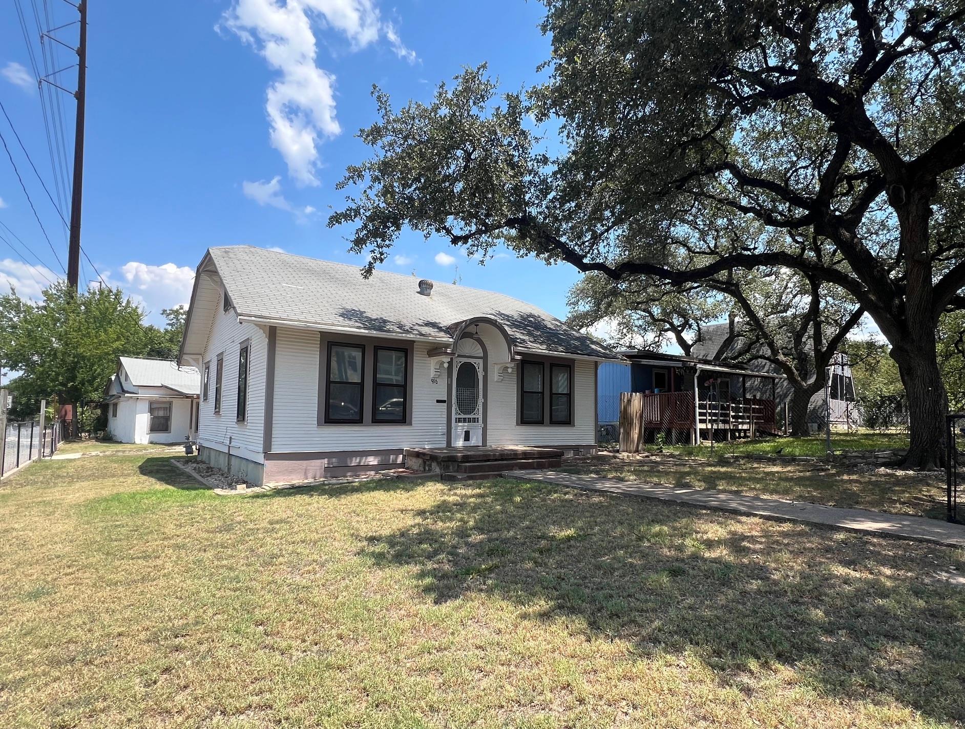 916 Live Oak ST — photo 3