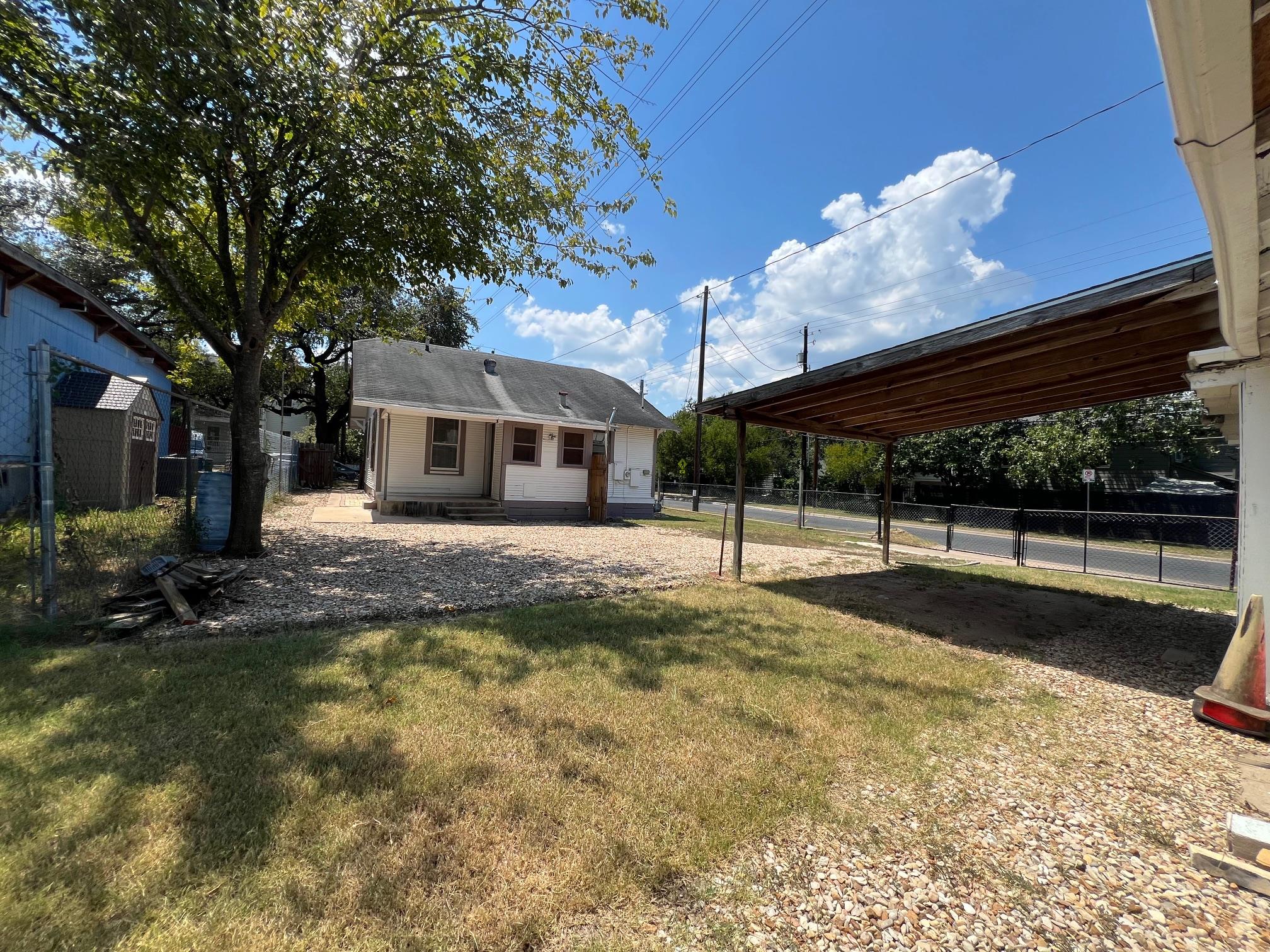 916 Live Oak ST — photo 4
