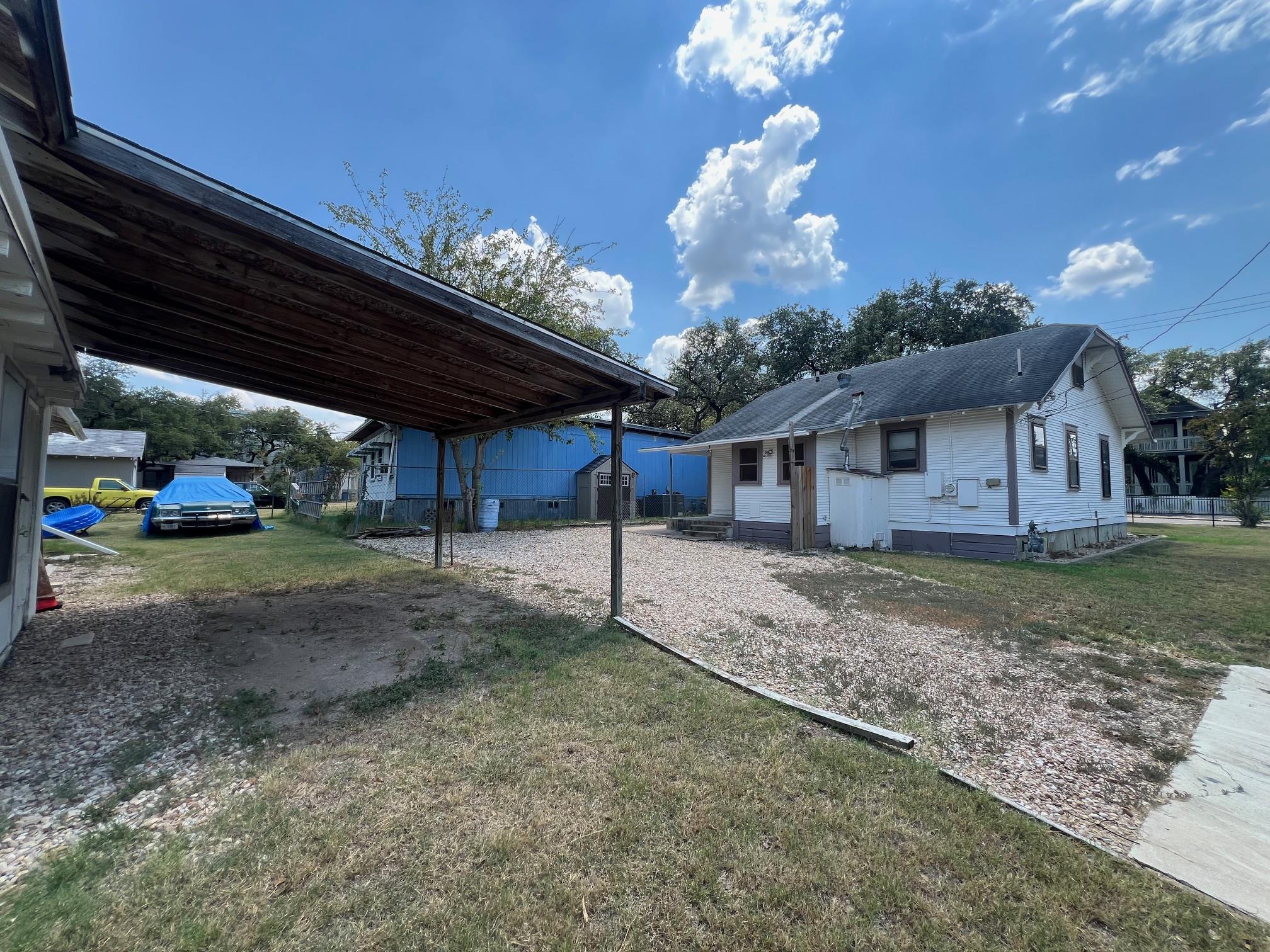 916 Live Oak ST — photo 5