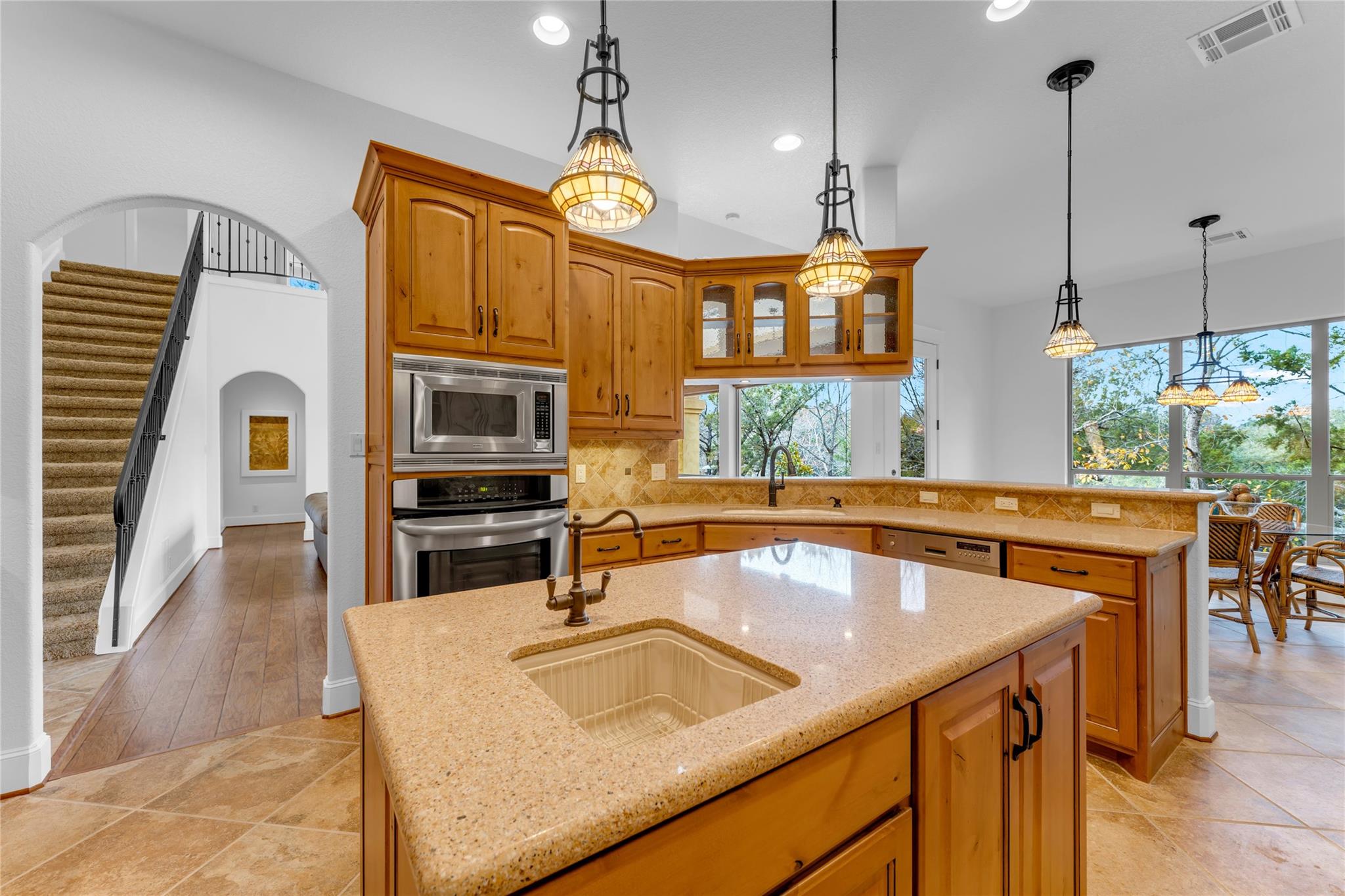 413 Rock House DR — photo 3