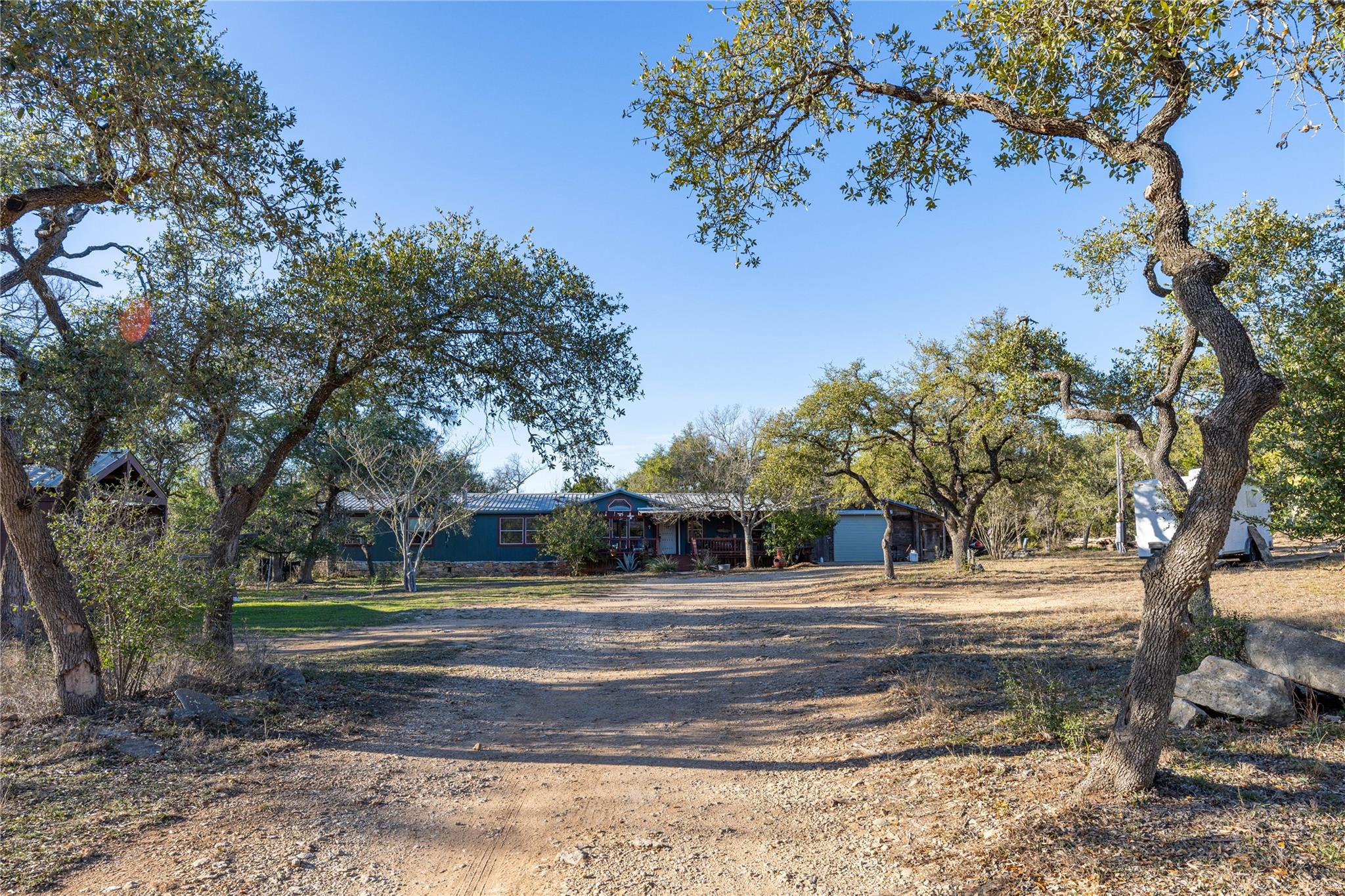 715 Bee Gee RD