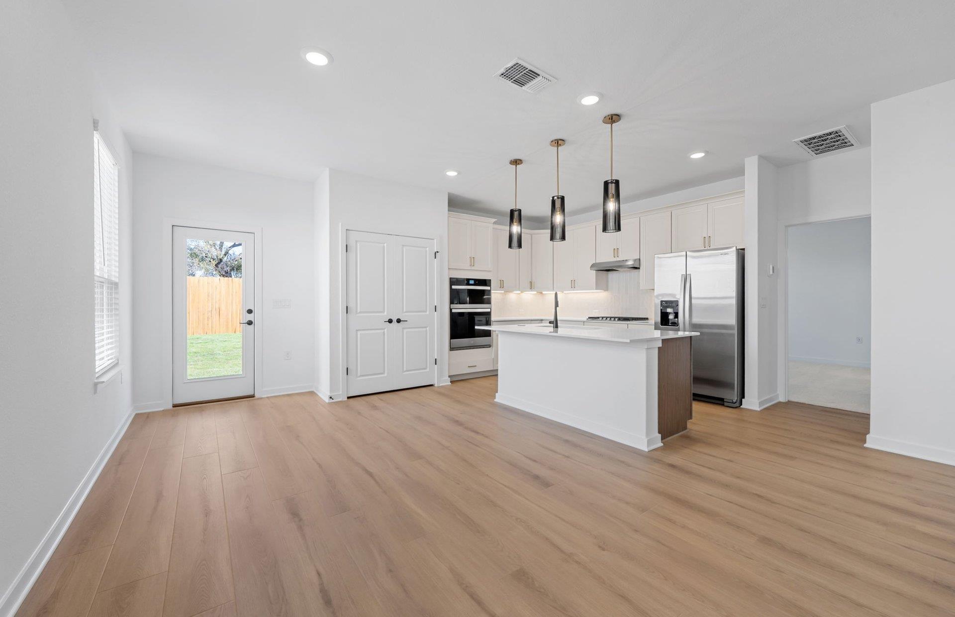125 Adlai Ave — photo 5