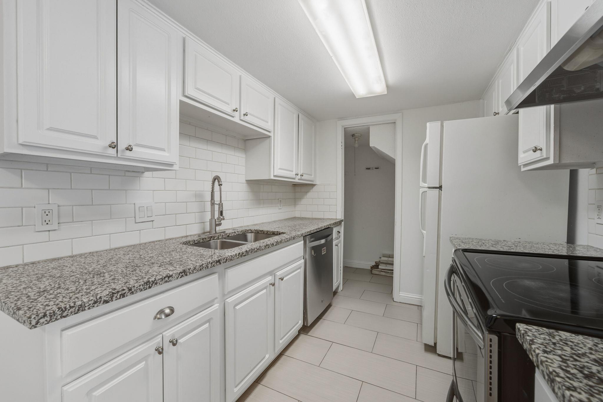 2124 Burton DR #125 — photo 3