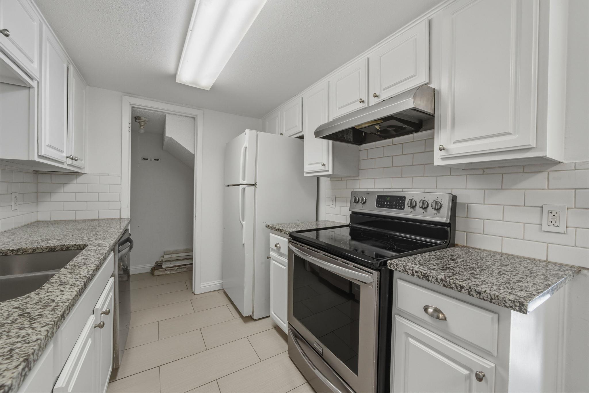 2124 Burton DR #125 — photo 4