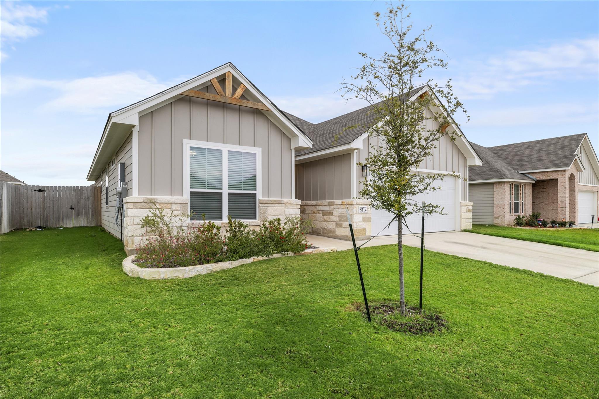 8114 Timber Hollow LN — photo 3