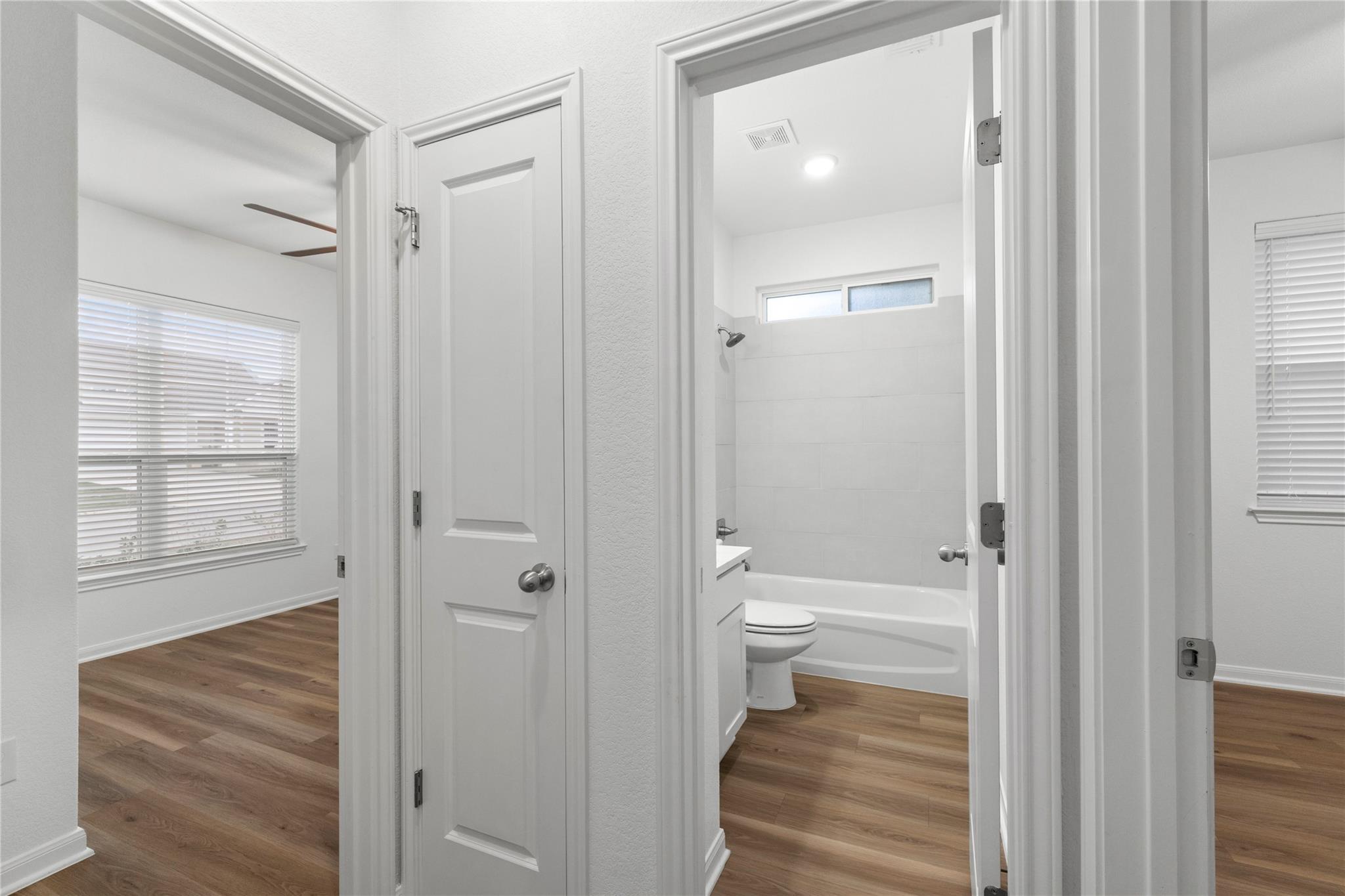 8114 Timber Hollow LN — photo 5