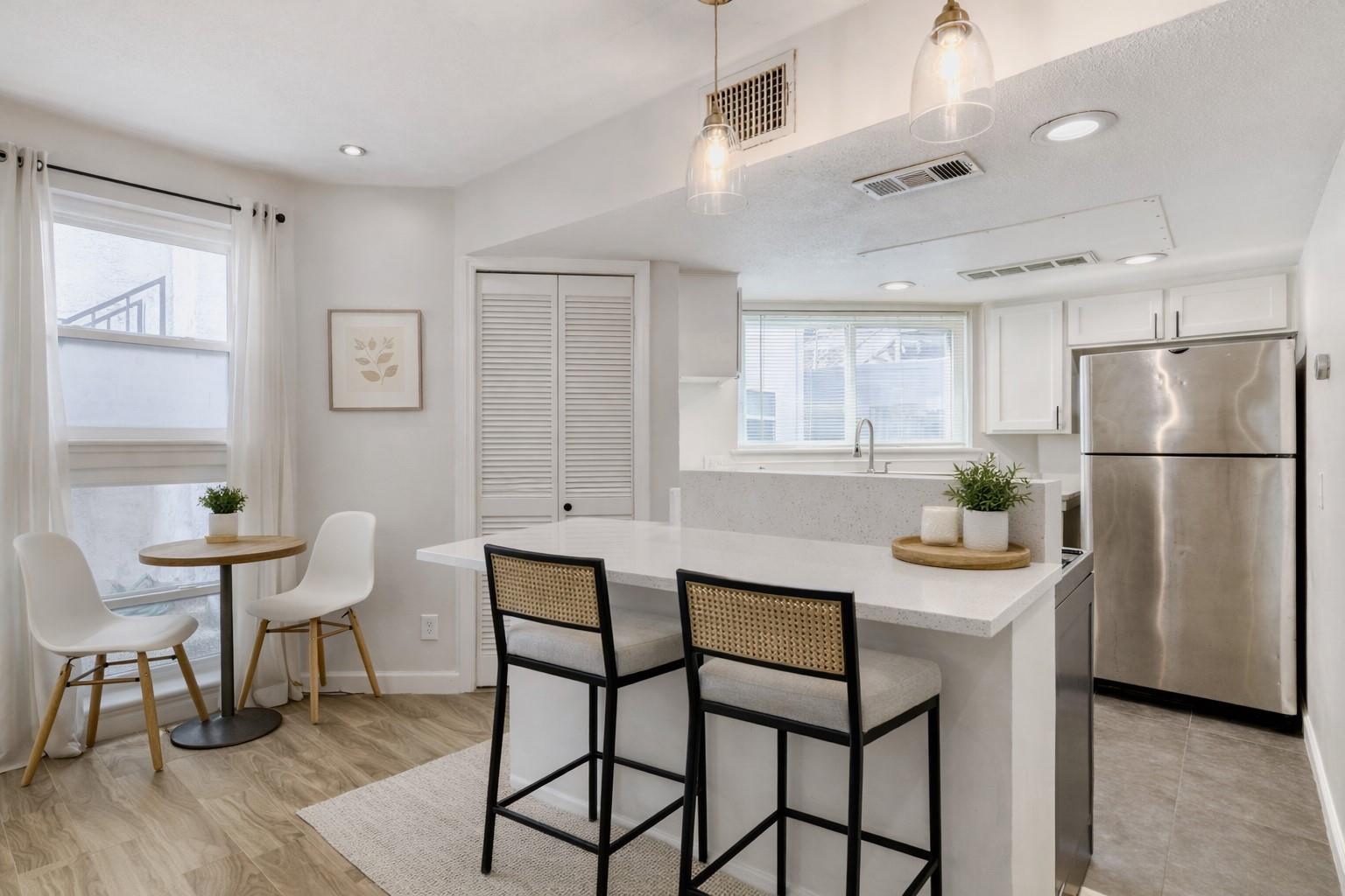1500 Woodlawn BLVD #105 — photo 4