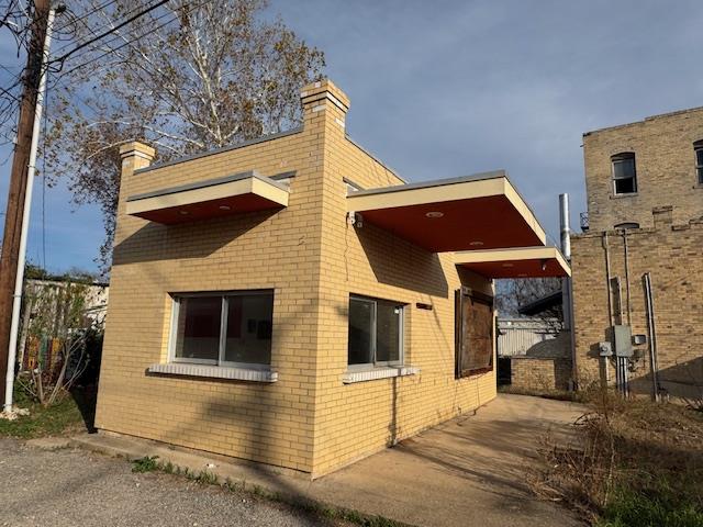 109 NE 2nd ST — photo 4