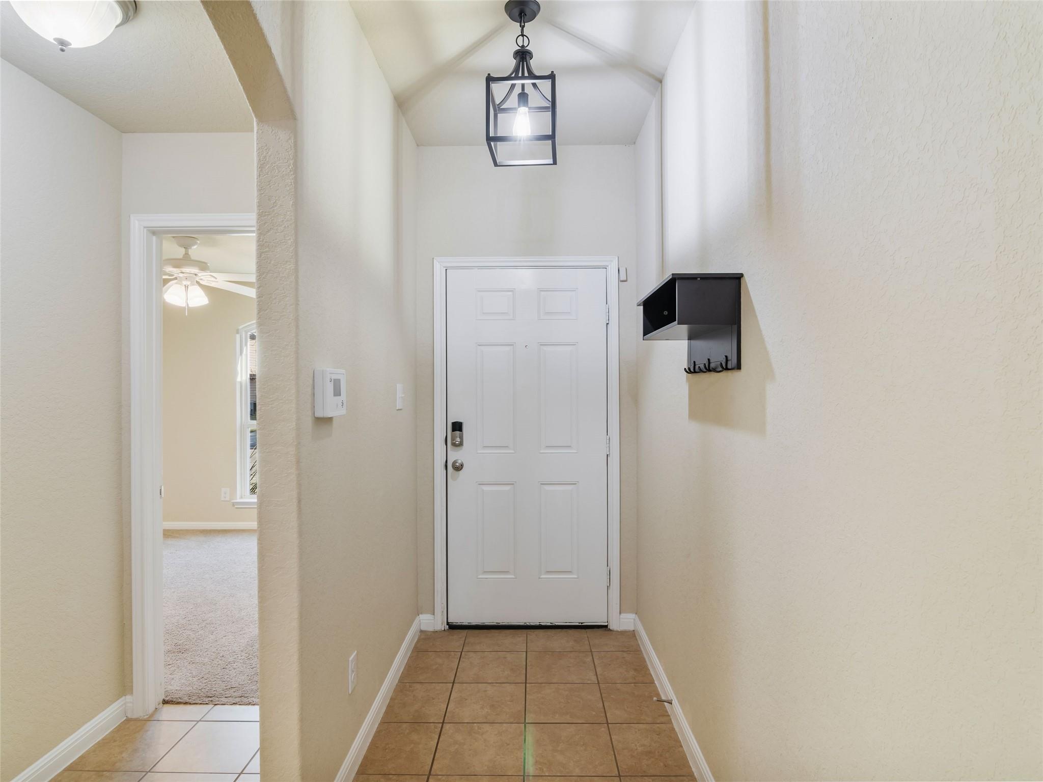 2231 Westover LOOP — photo 3