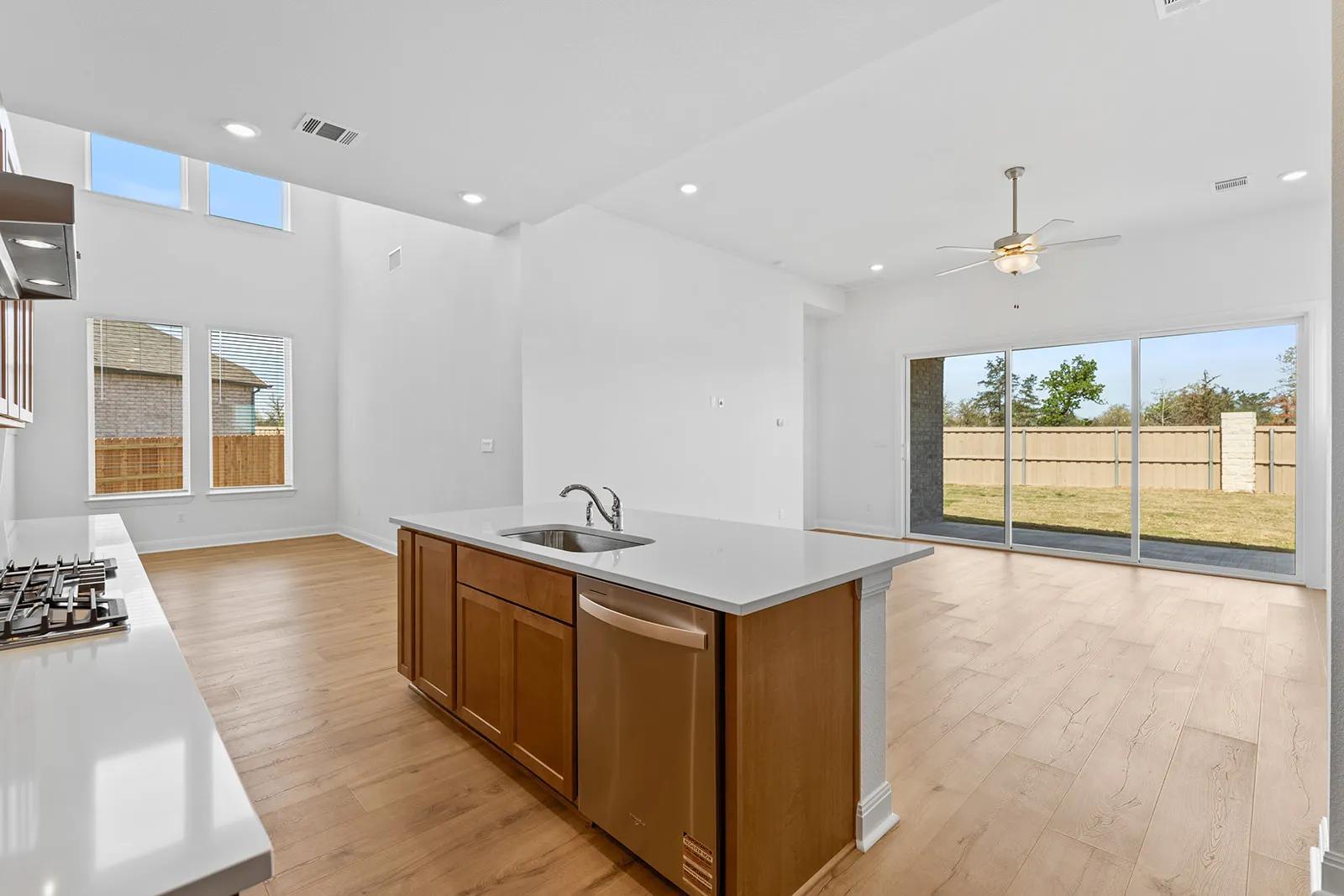 227 Kingswood DR — photo 4