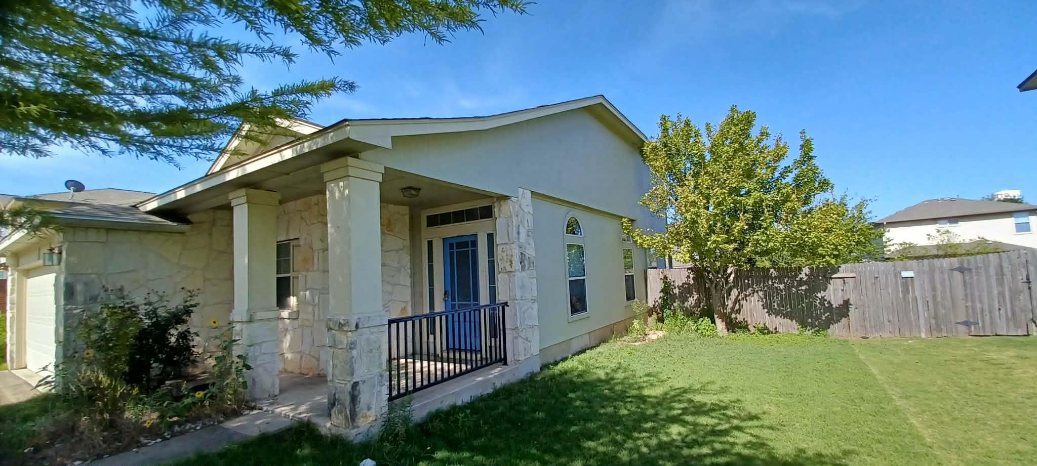 325 Wimberley ST — photo 3