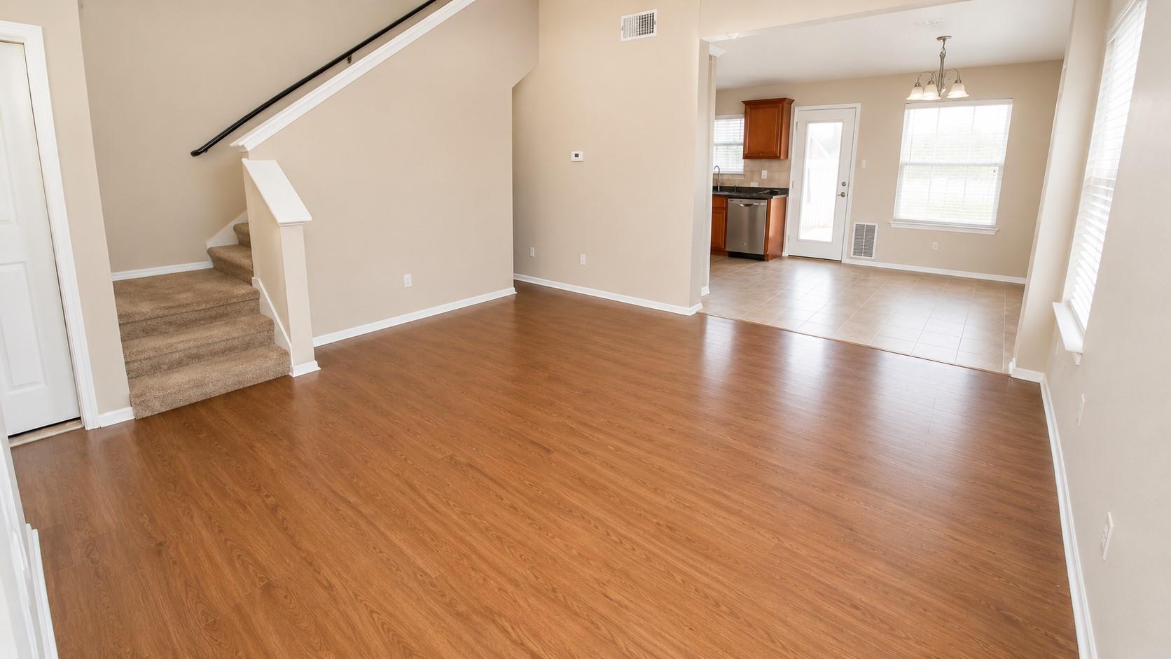325 Wimberley ST — photo 4