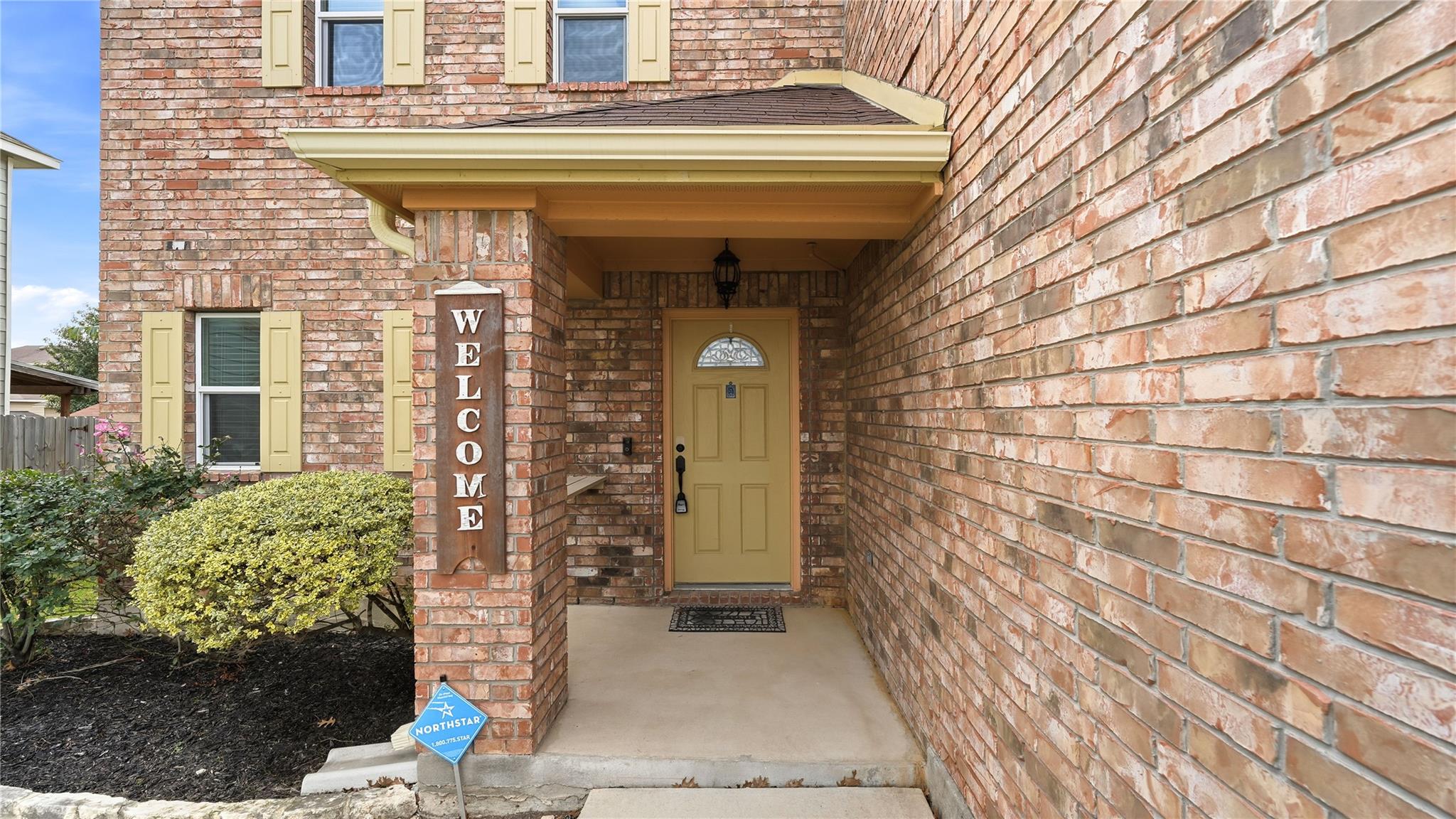 1460 Astor CRK — photo 3