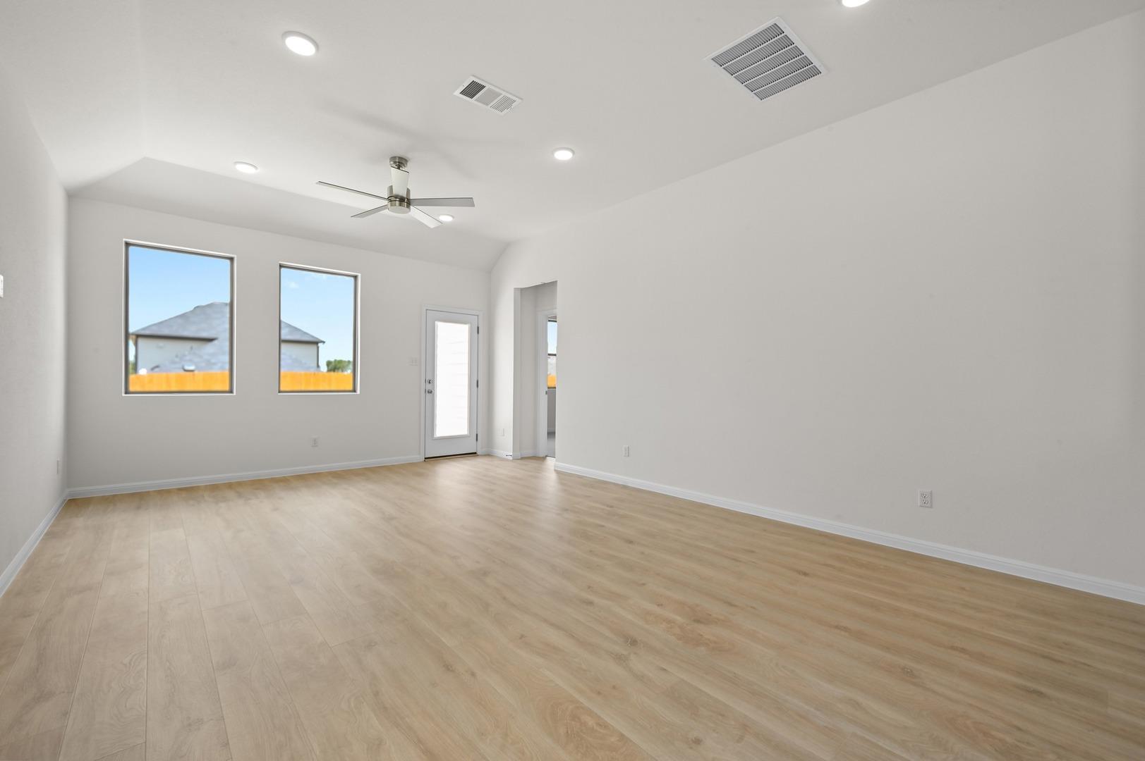 444 Lucky Ave — photo 4
