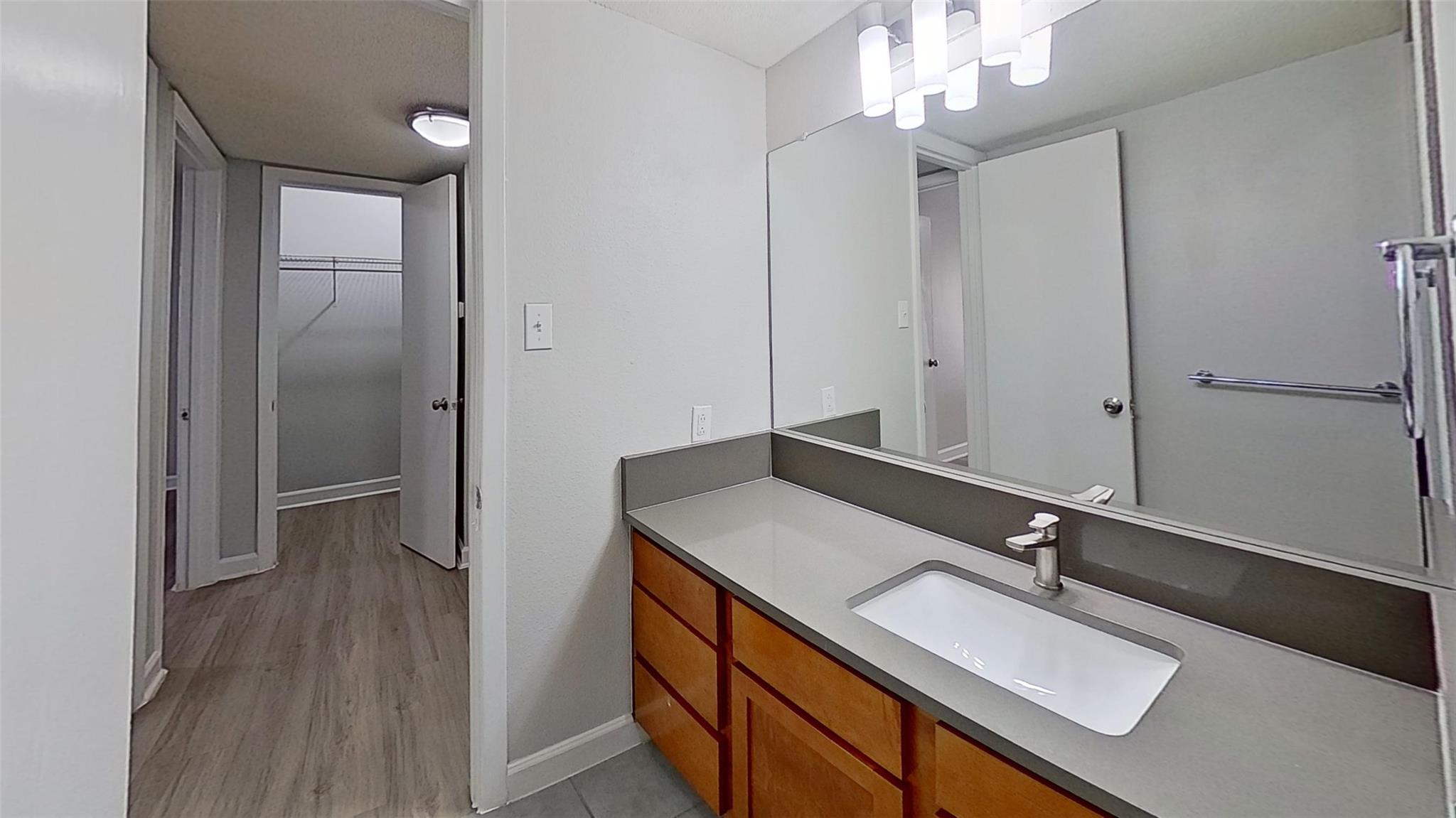 2520 Longview ST #405 — photo 3