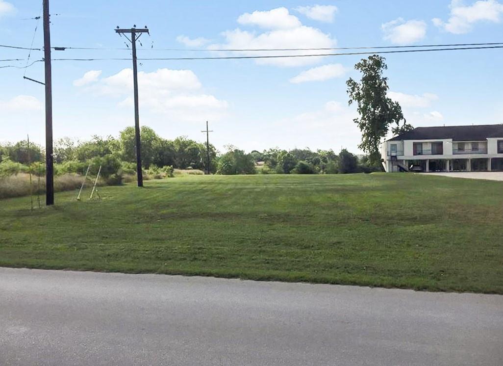 2212 River RD — photo 4