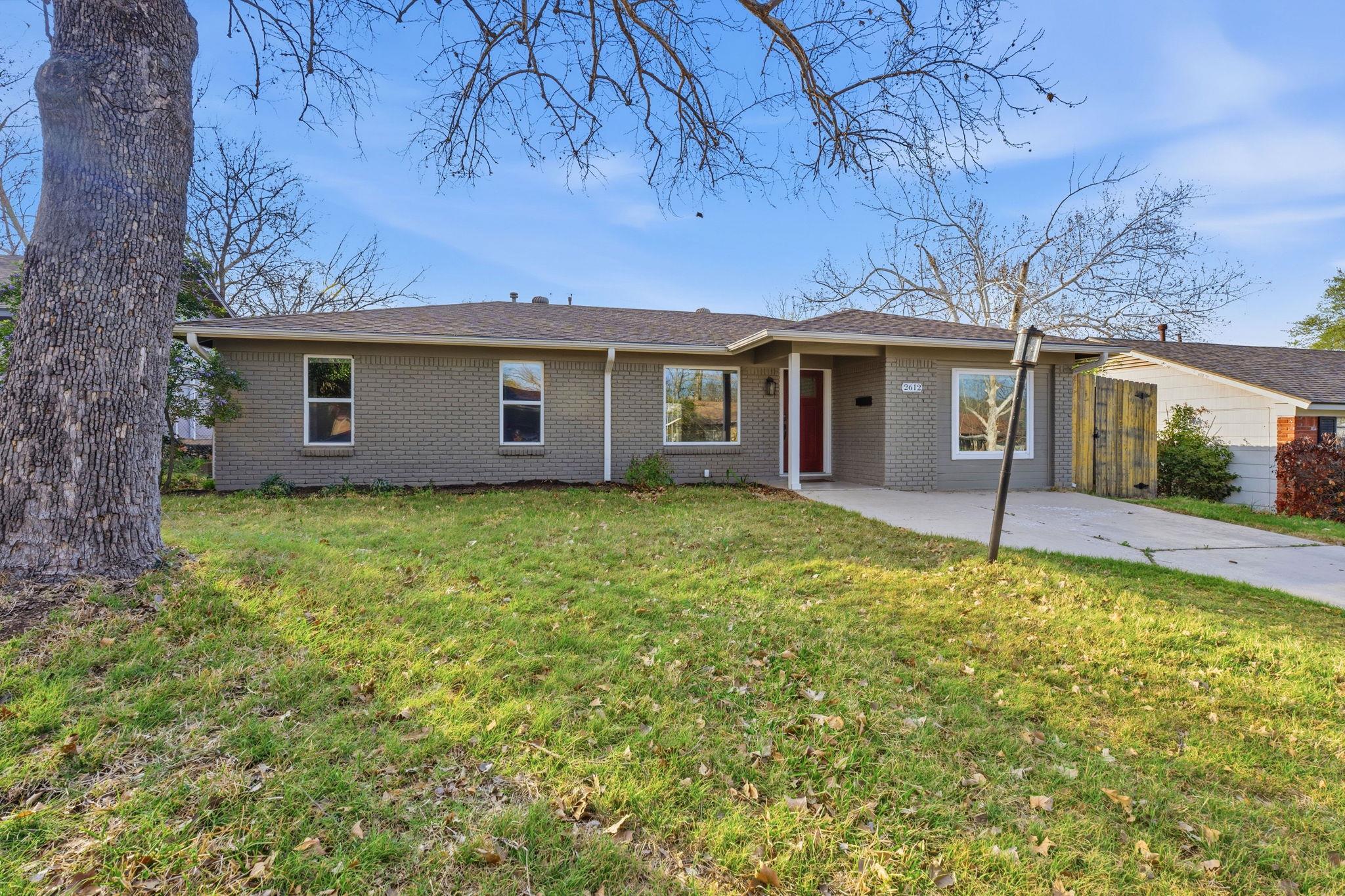 2612 Little John LN — photo 4
