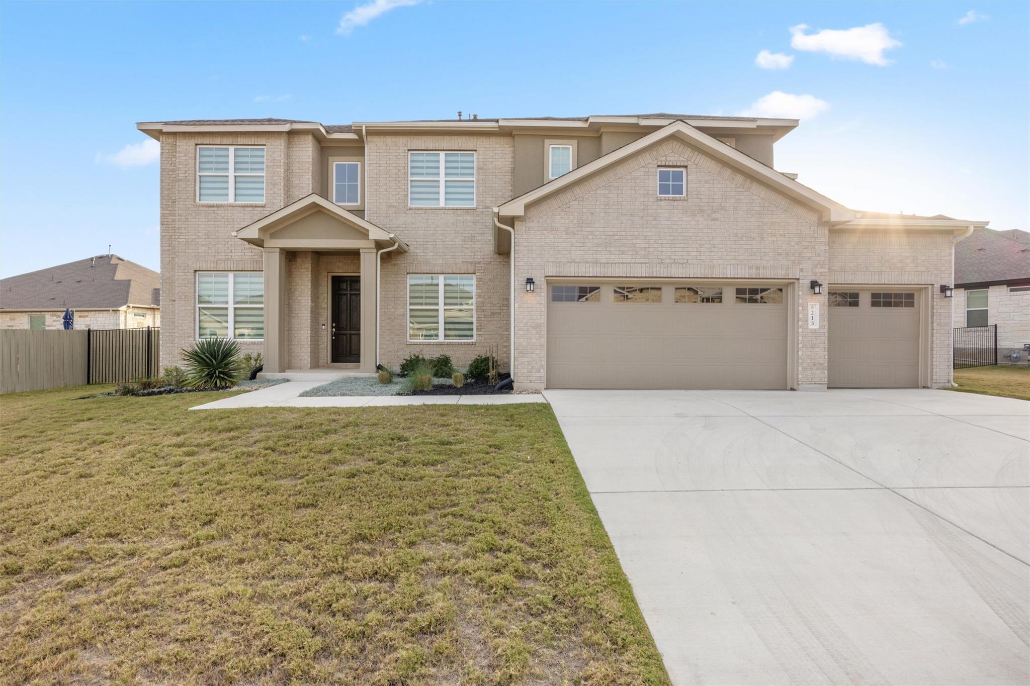 213 Great Lawn BND — photo 4
