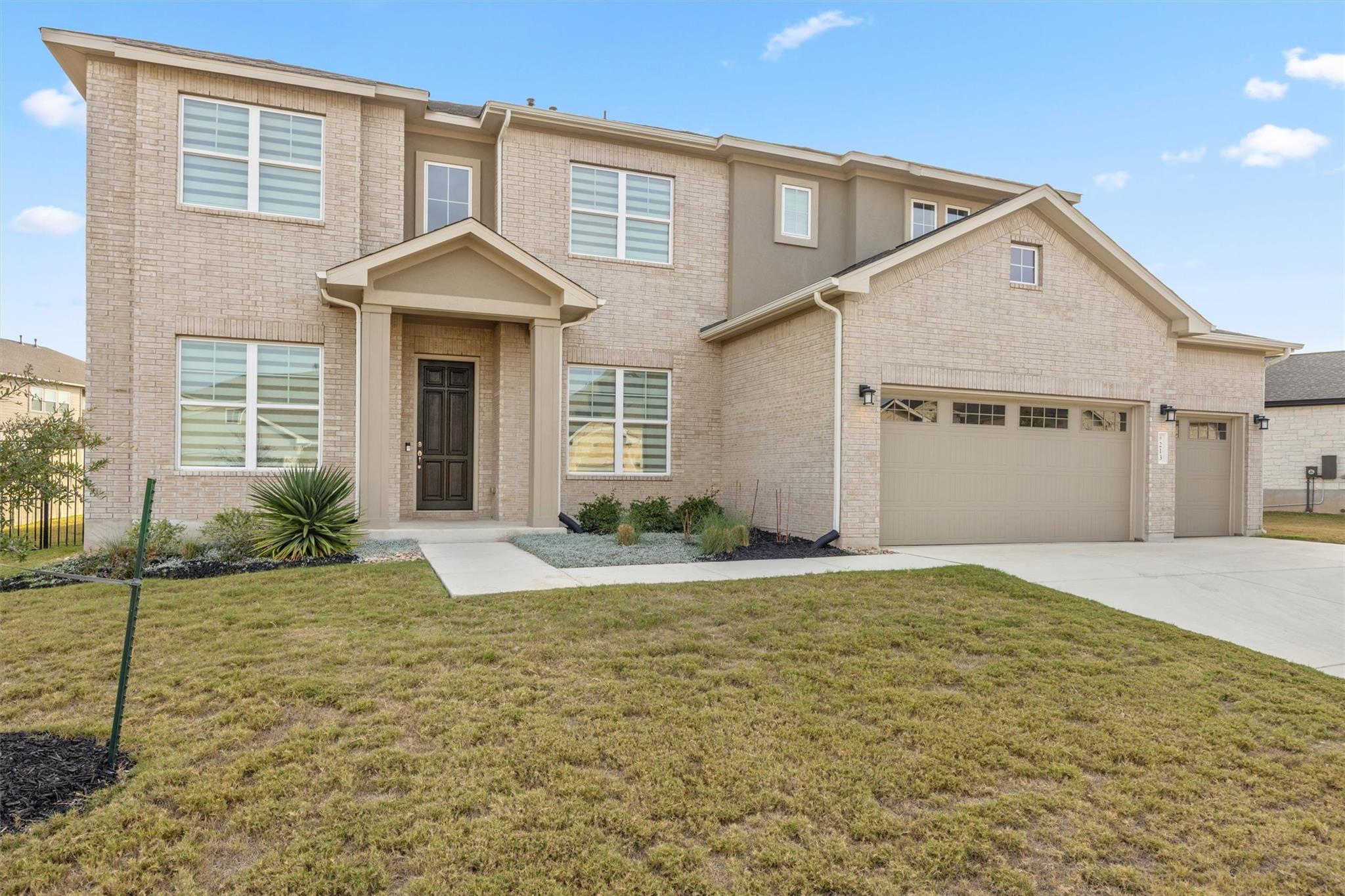 213 Great Lawn BND — photo 5