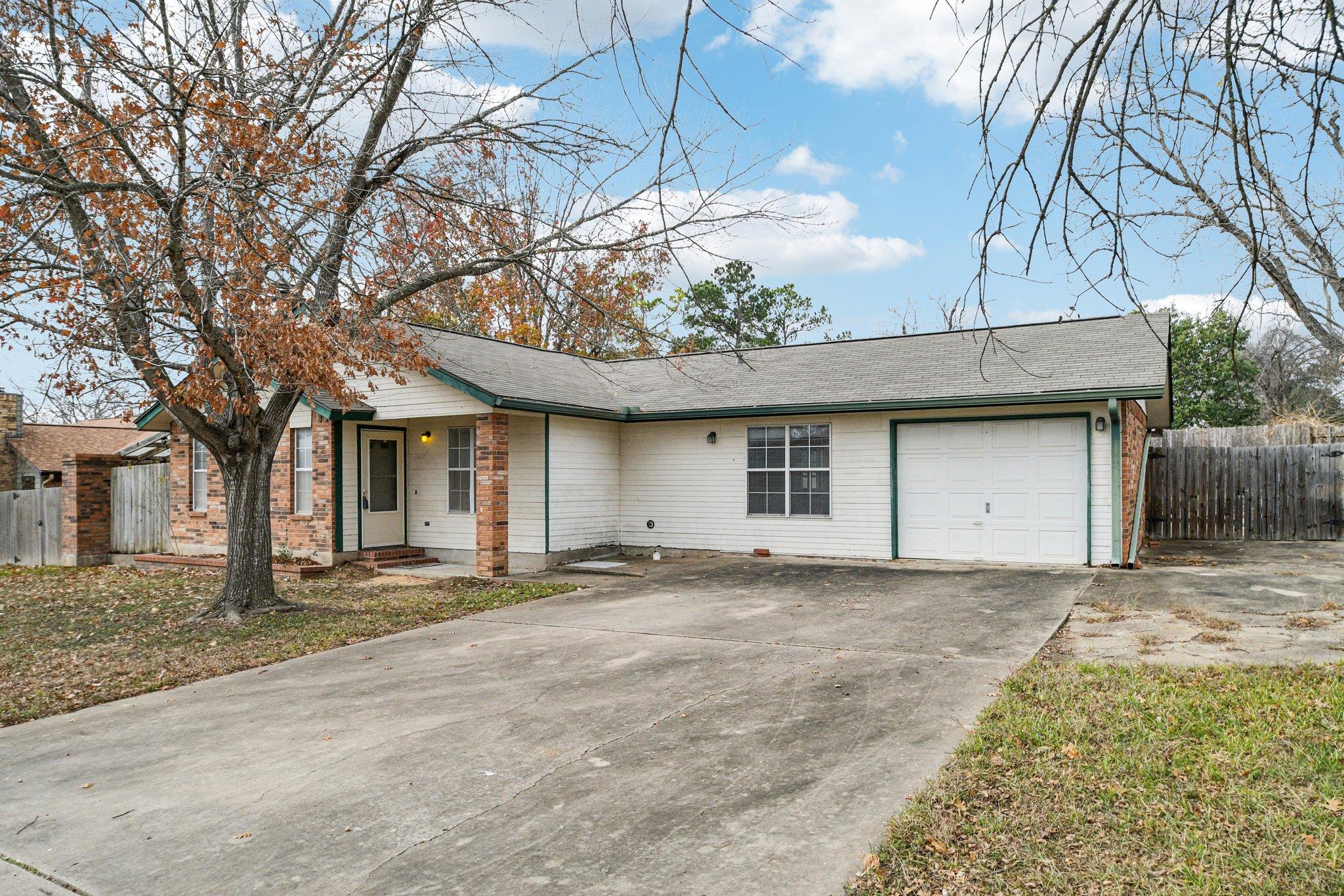 102 Stubblefield DR — photo 3