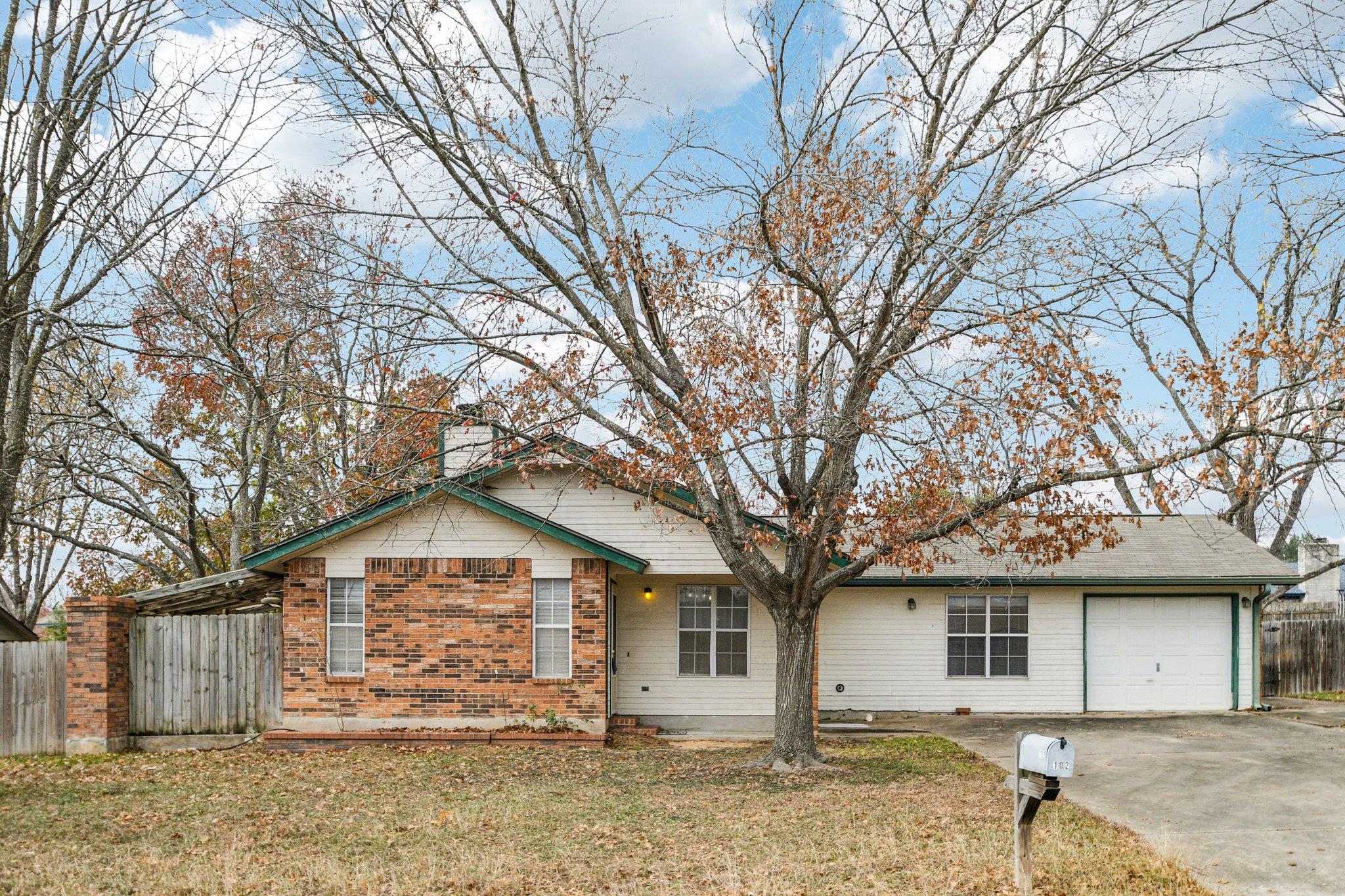 102 Stubblefield DR — photo 4