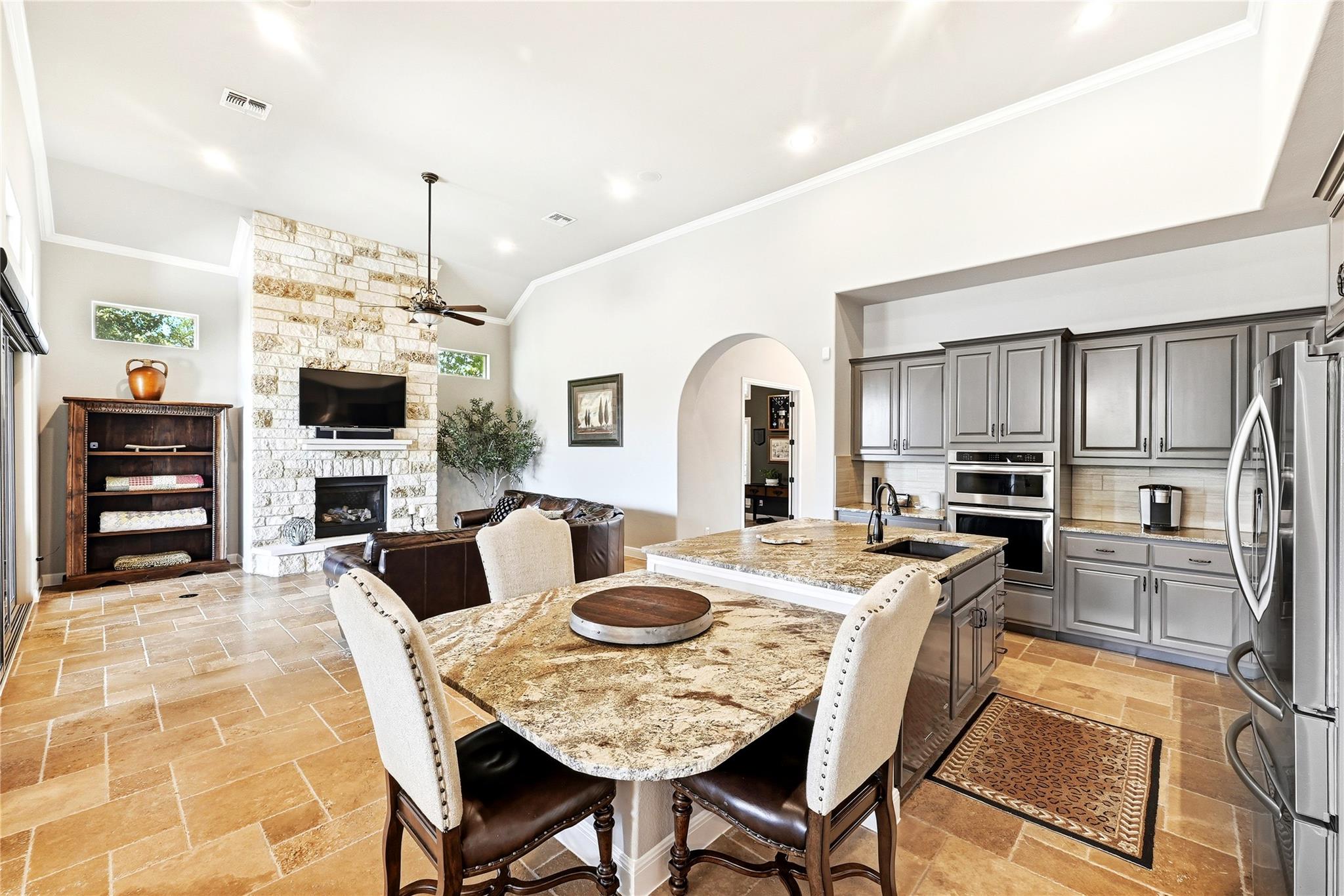 120 Applewood DR — photo 4
