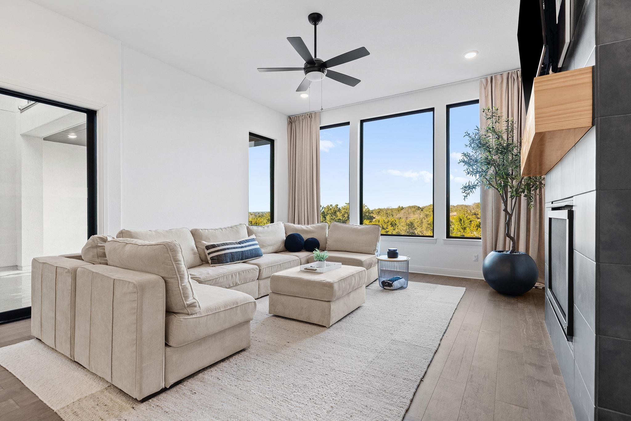 439 Wellborn RD — photo 5