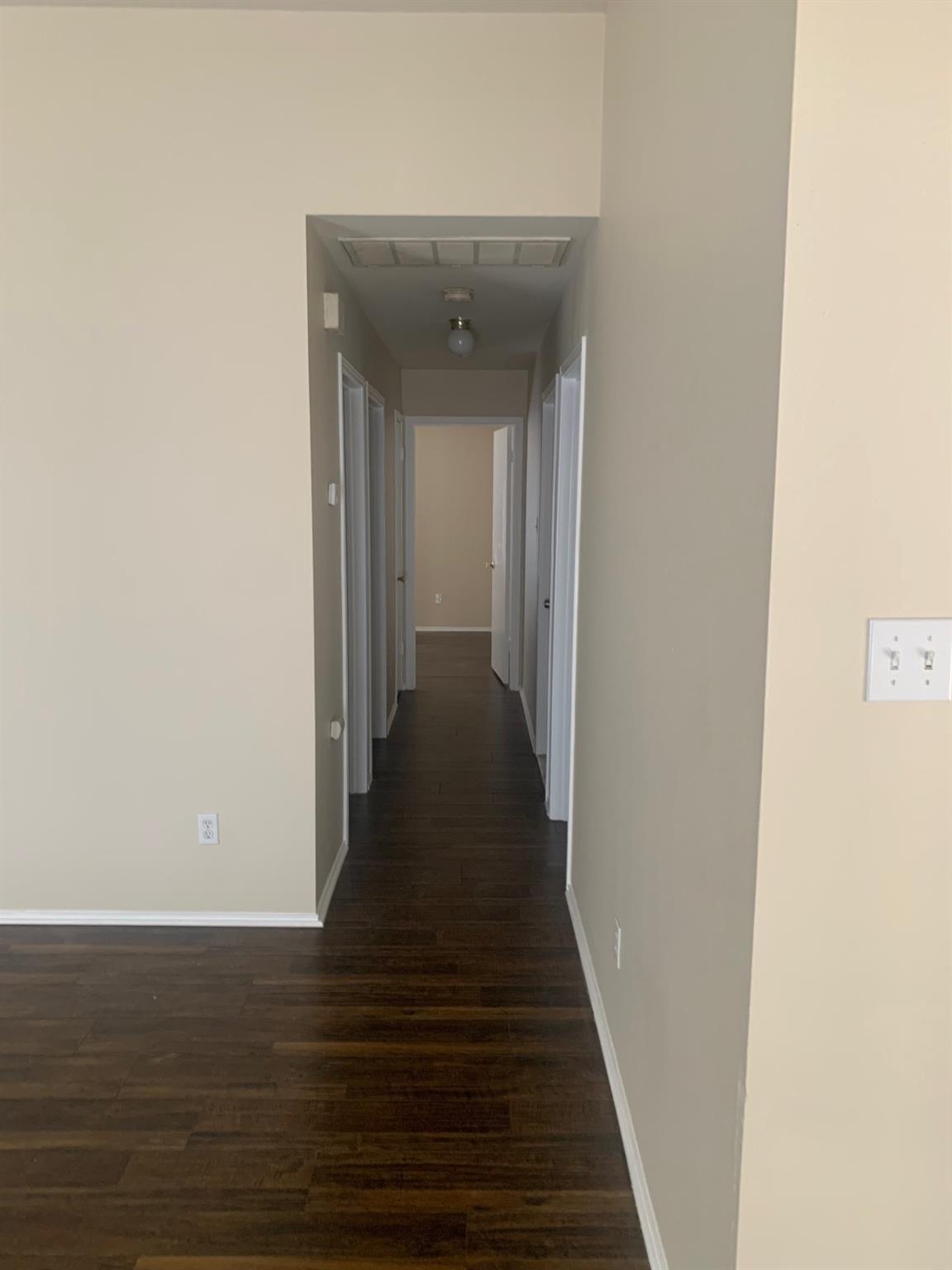 1507 Parkwood DR — photo 3