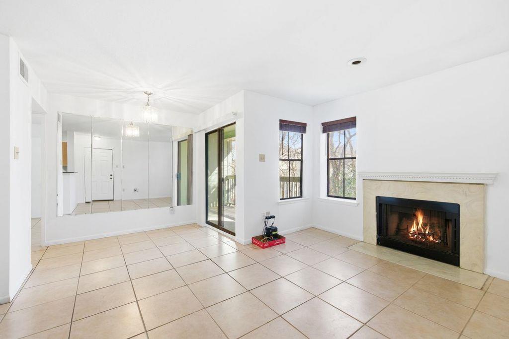 4500 Oltorf ST — photo 3
