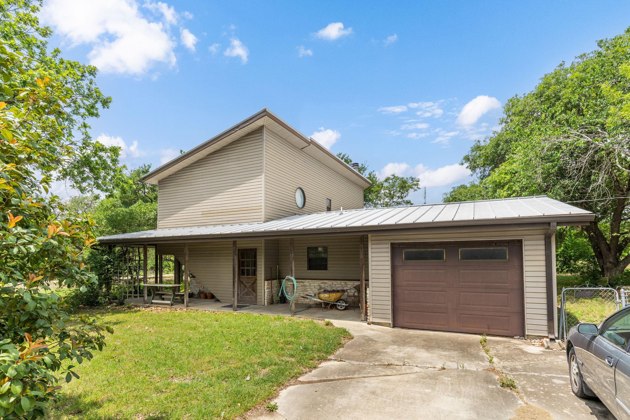 907 Horace Howard DR — photo 3
