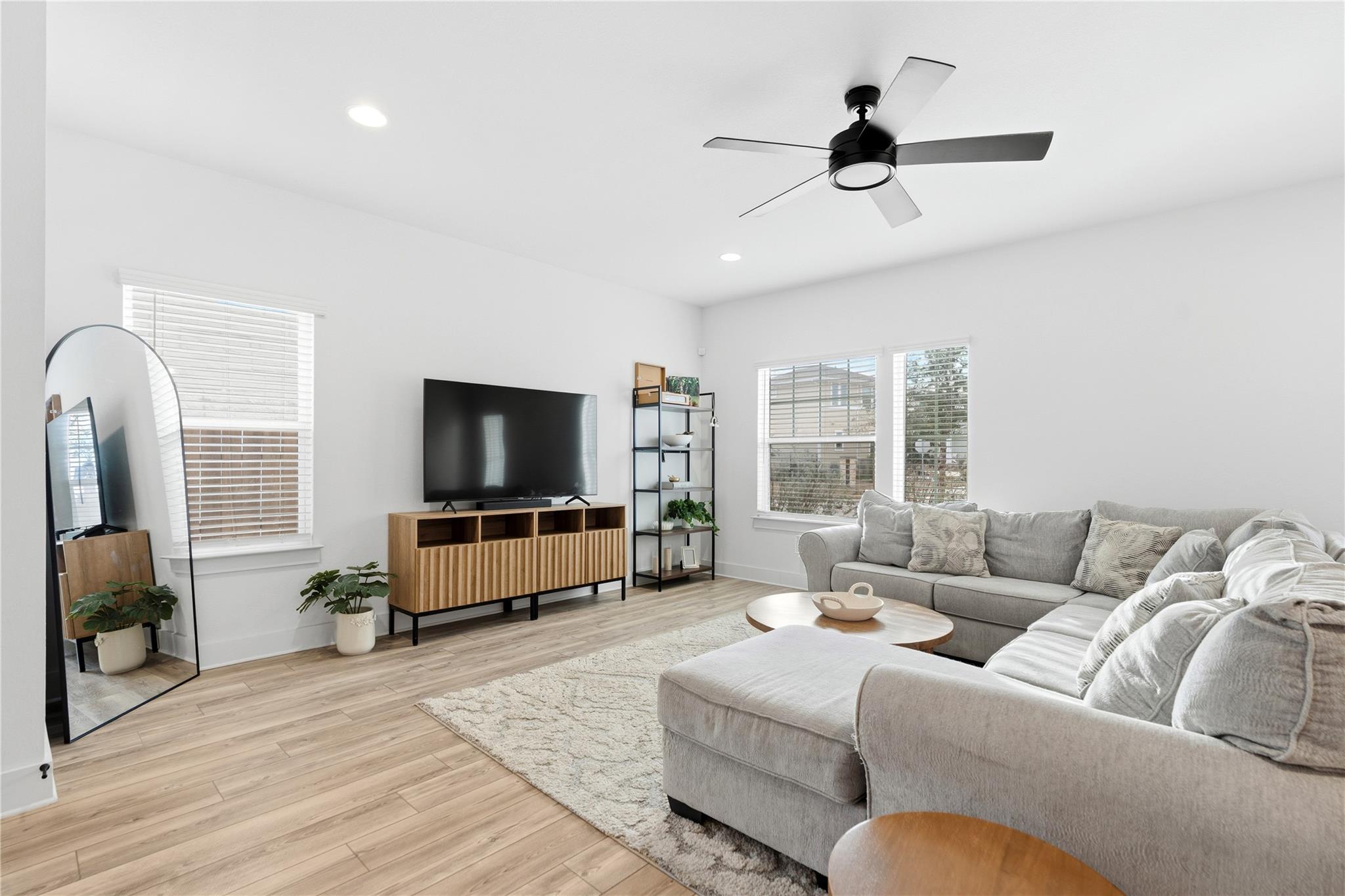 9115 Looksee LN — photo 3