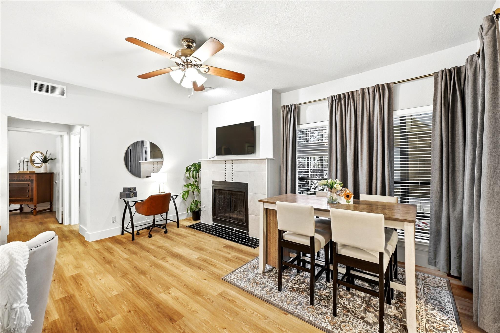 1910 Robbins PL #105 — photo 3