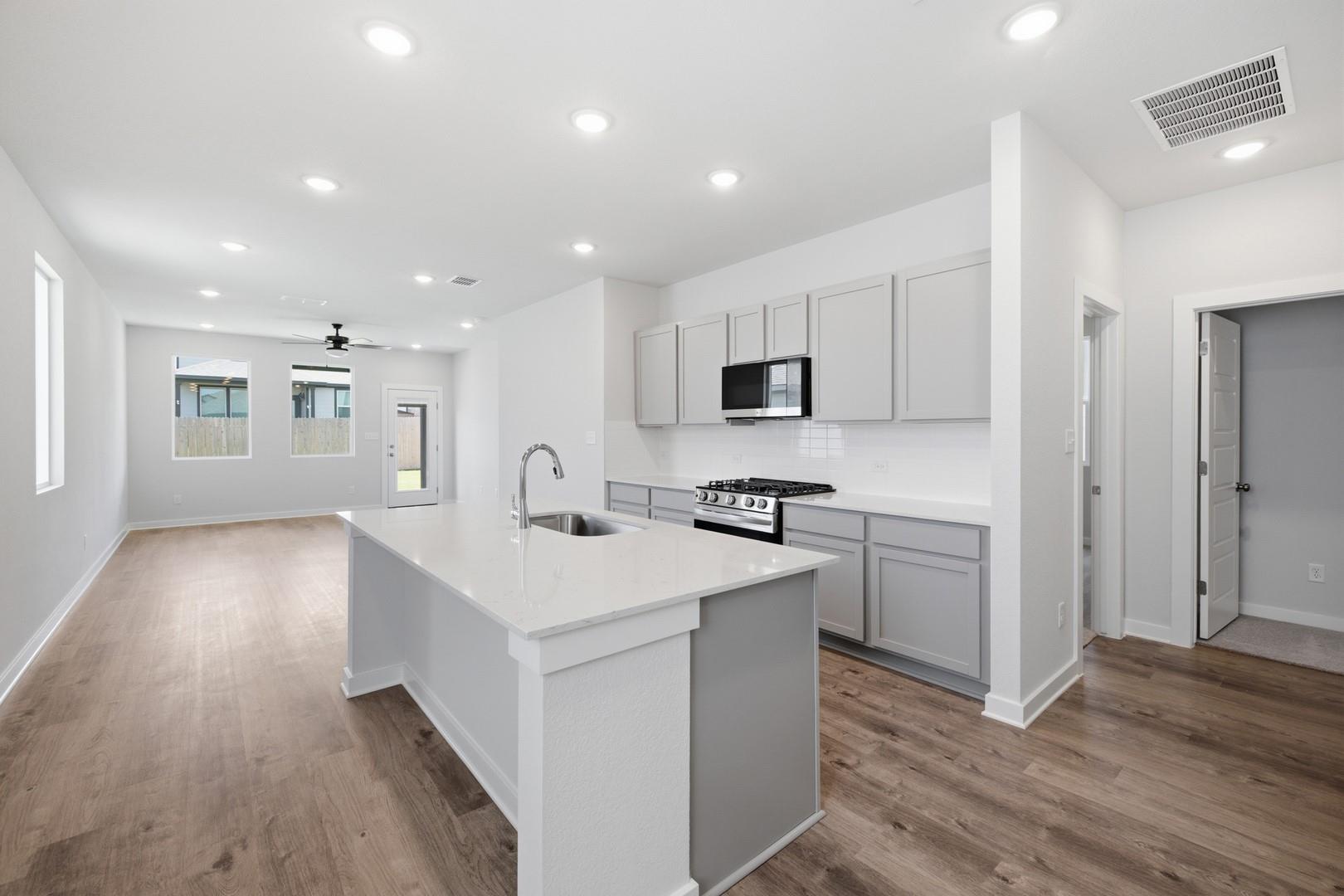 10611 Typhoon LN — photo 4